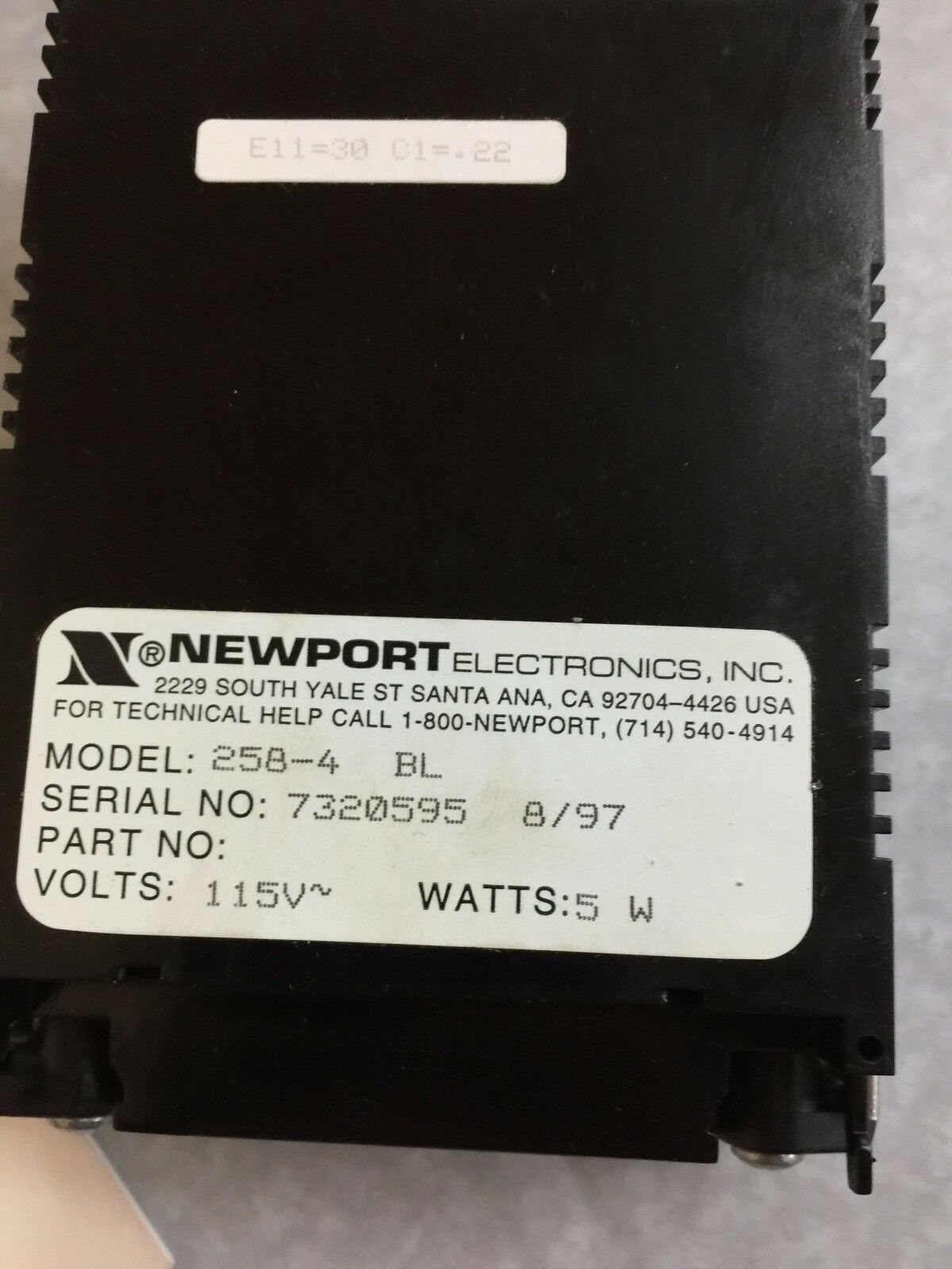 NEW IN BOX NEWPORT DIGITAL PANEL VOLTMETER 258-4