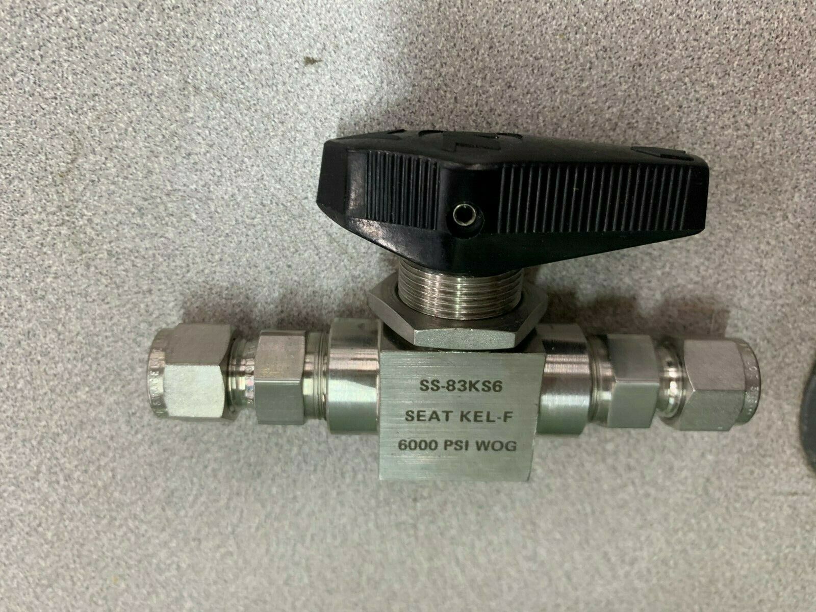 NEW NO BOX WHITEY 3/8" BALL VALVE SS-83KS6