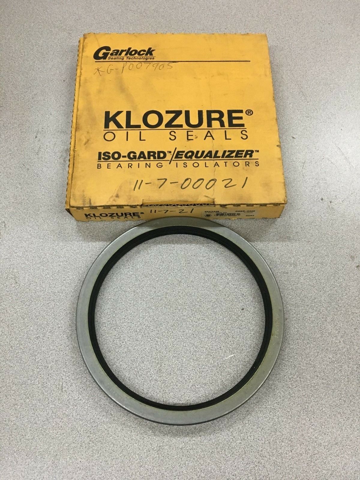 NEW IN BOX GARLOCK KLOZURE 53X3426 NITRILE OIL SEAL 21086-3426