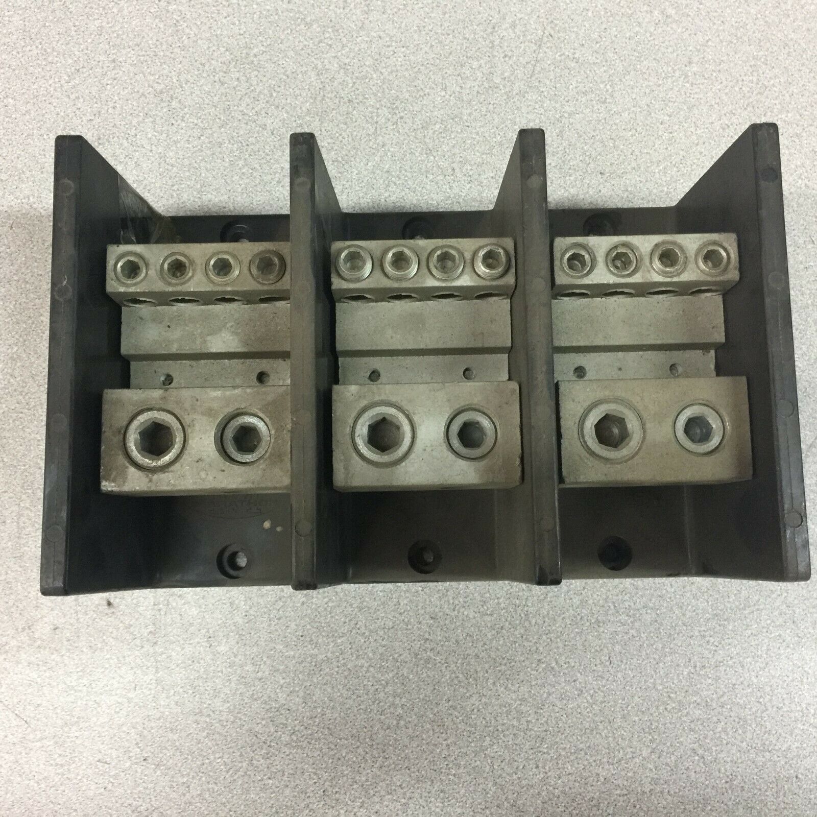 NEW NO BOX MARATHON POWER DISTRIBUTION BLOCK 3 PHASE 1453587