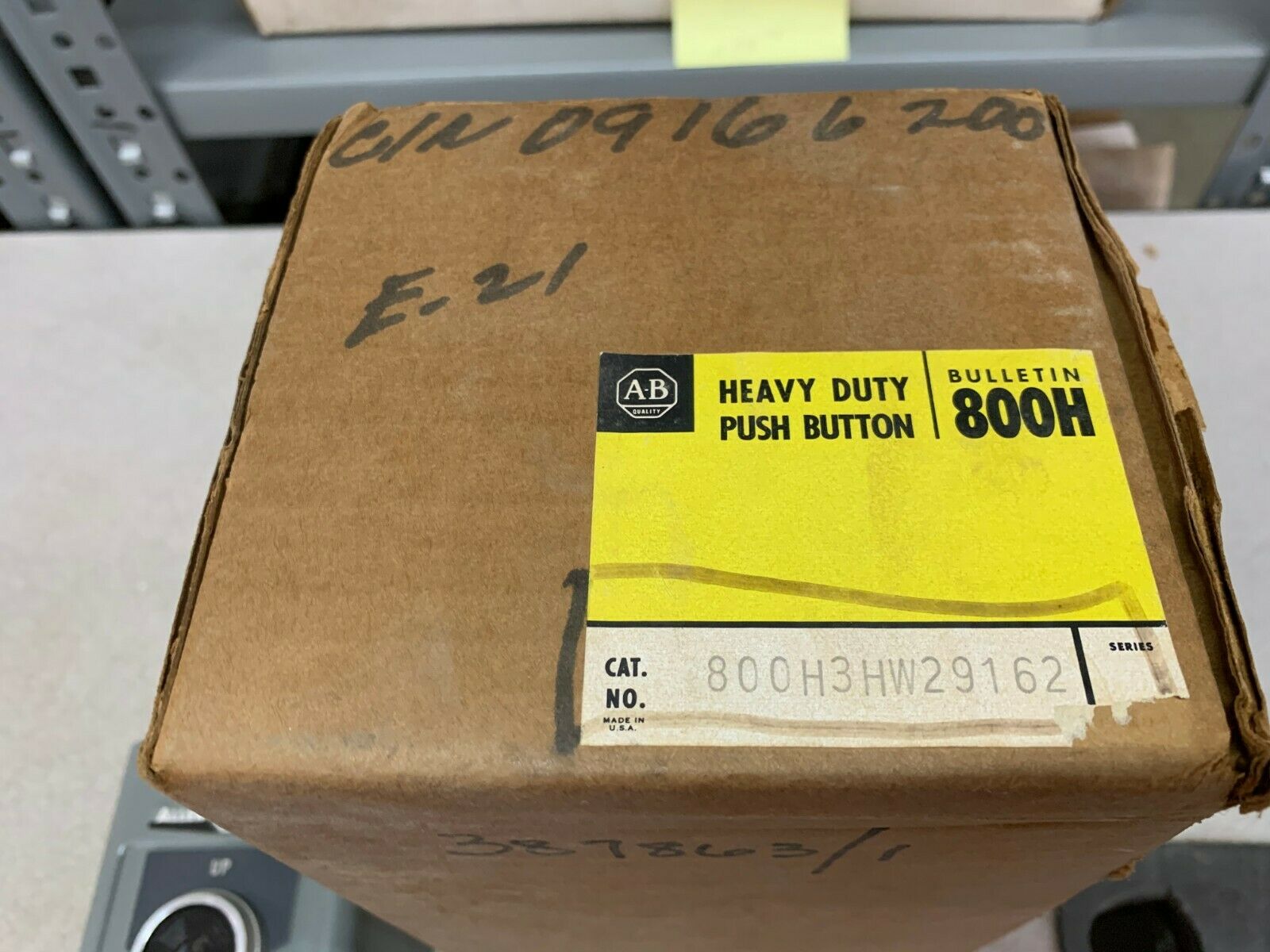 NEW IN BOX ALLEN-BRALDEY HEAVY DUTY PUSH BUTTON STATION 800H-3HW29162