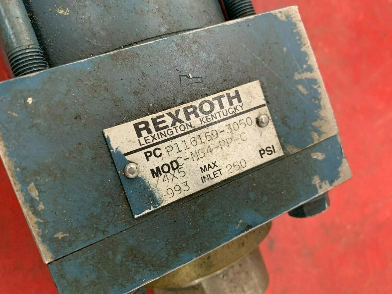 USED REXROTH P116169-3050 CYLINDER C-MS4-PP-C 31/4X5-1-993