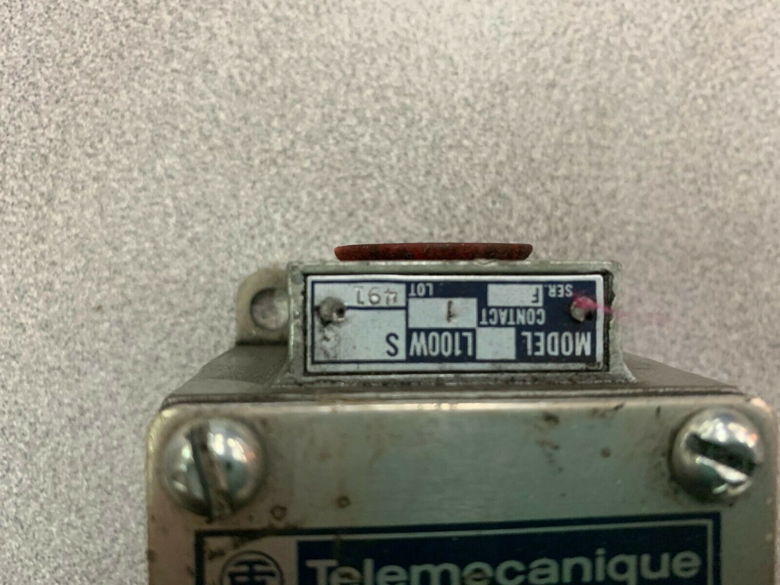 USED TELEMECANIQUE LIMIT SWITCH L100WS