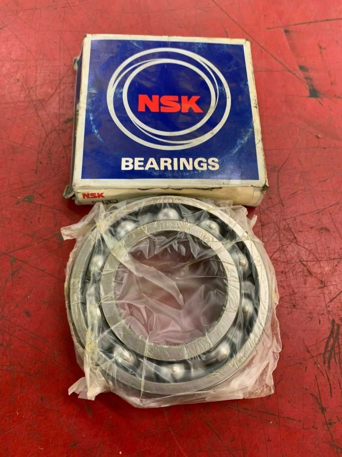 NEW IN BOX NSK ROLLER BEARING 6212C3