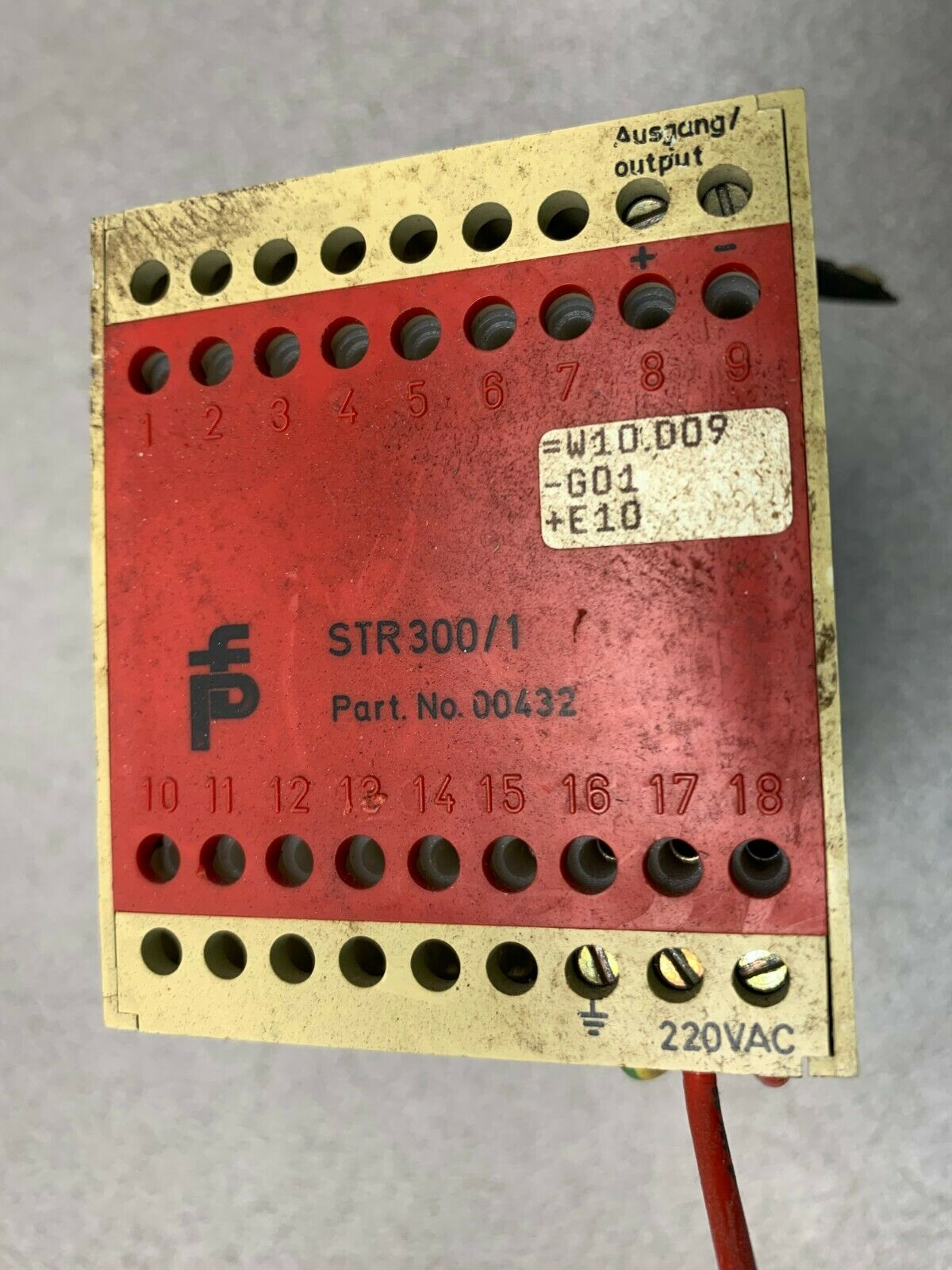 USED PEPPERL+FUCHS 00432 RELAY STR300/1