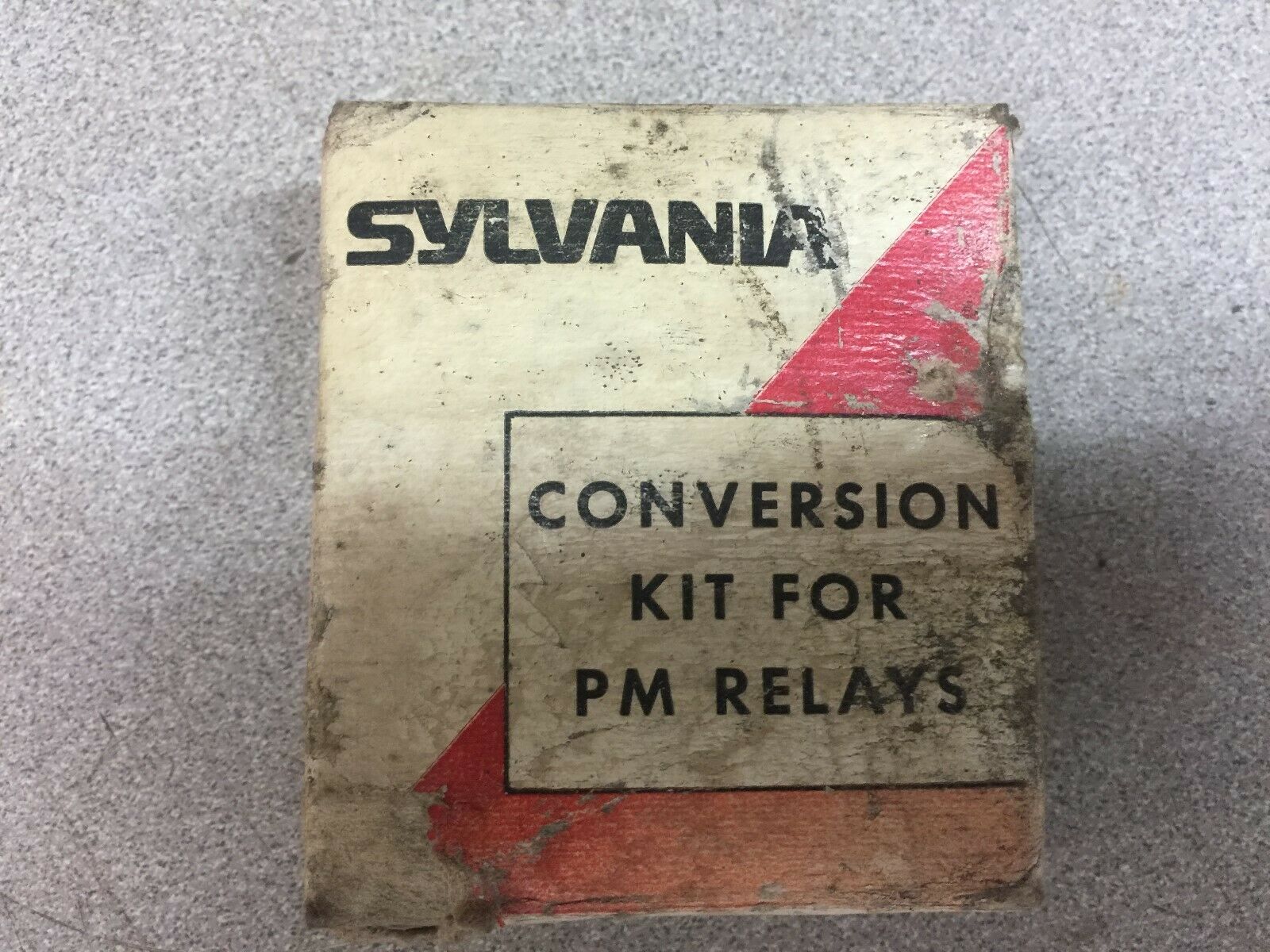 NEW IN BOX SYLVANIA CONVERTIBLE POLE KIT KPM-31A