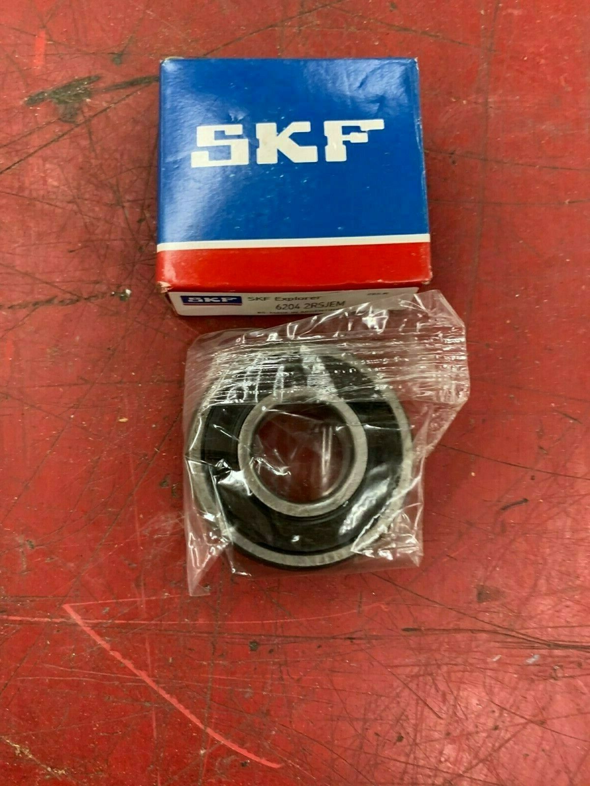 NEW IN BOX SKF BEARING 6204 2RSJEM