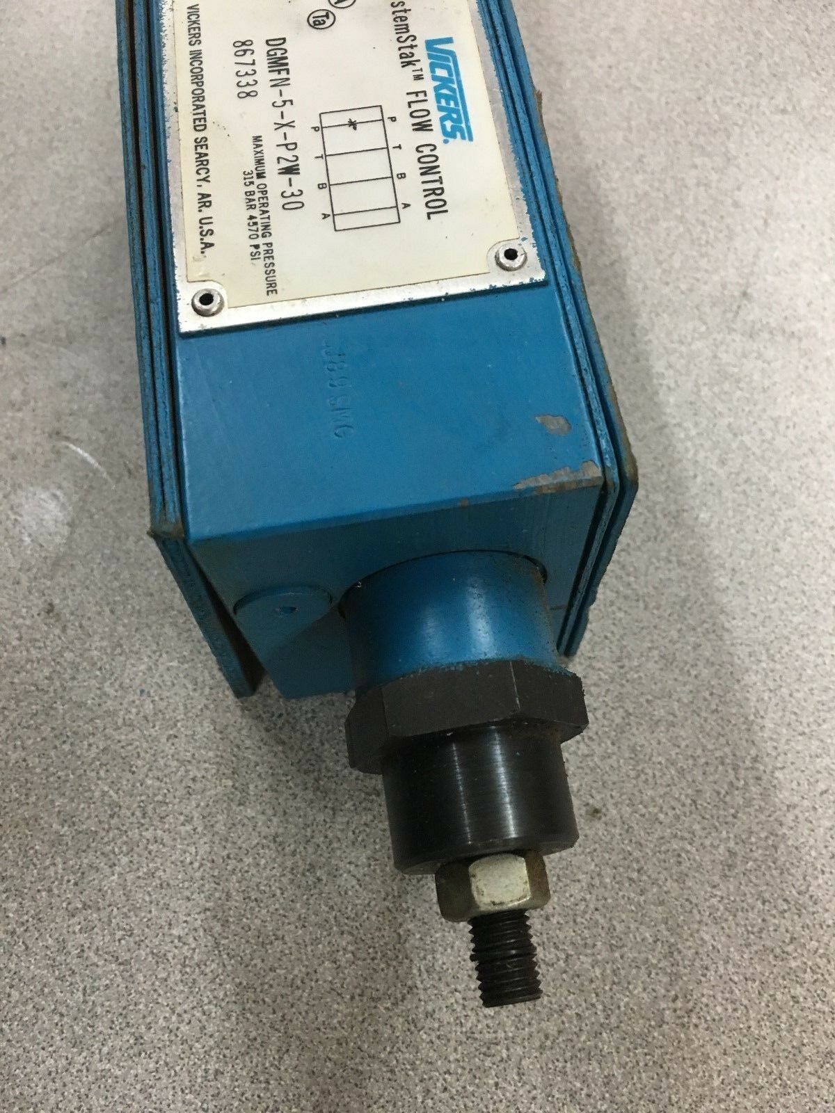 NEW VICKERS 867338 SYSTEMSTAK HYDRAULIC FLOW CONTROL VALVE DGMFN-5-X-P2W-30