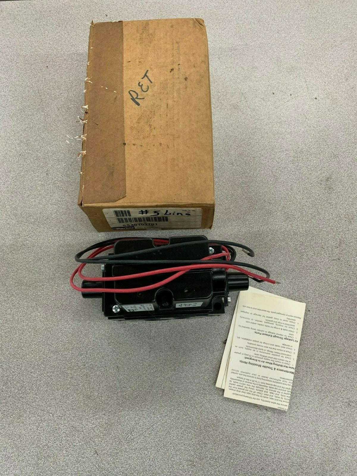 NEW IN BOX PARKER 110/120V. PNEUMATIC SOLENOID CONTROL VALVE SS40103701