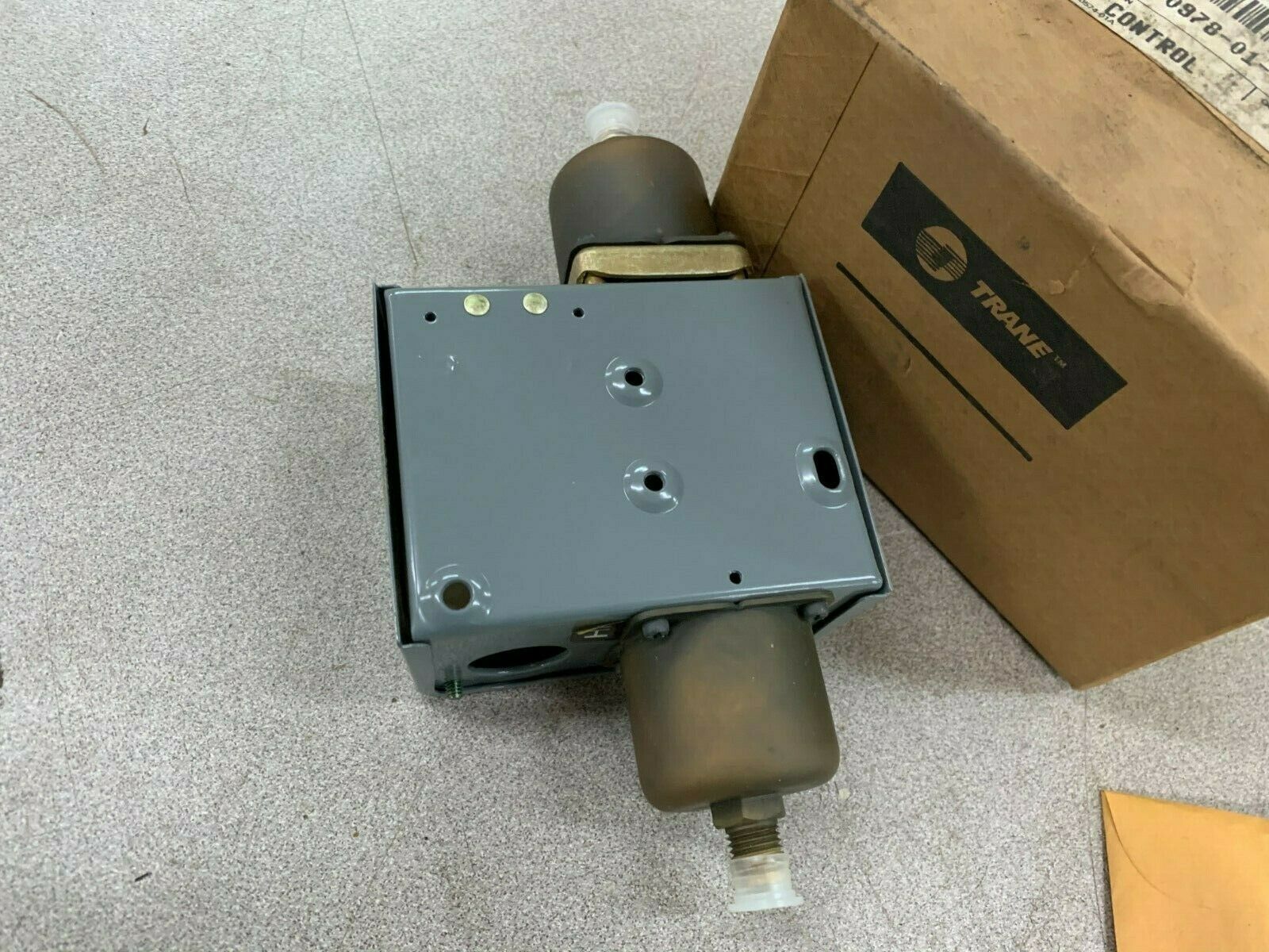 NEW PENN PRESSURE SWITCH P74DA-14