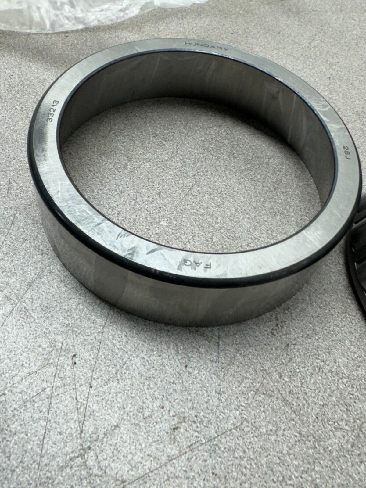 NEW IN BOX FAG TAPERED ROLLER BEARING WITH CUP 33213