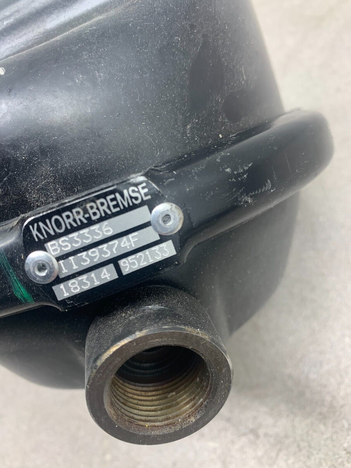 NEW NO BOX KNORR BREMSE II39374F BRAKE CHAMBER BS3336