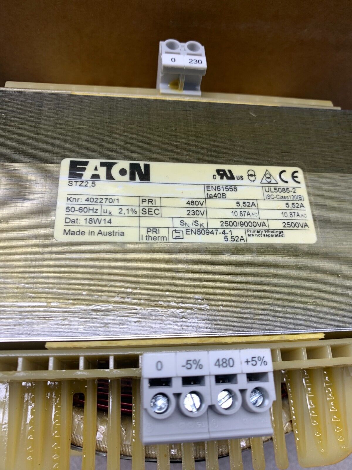 NEW IN BOX  EATON STZ2,5 TRANSFORMER 402271/1 (480V/230V)