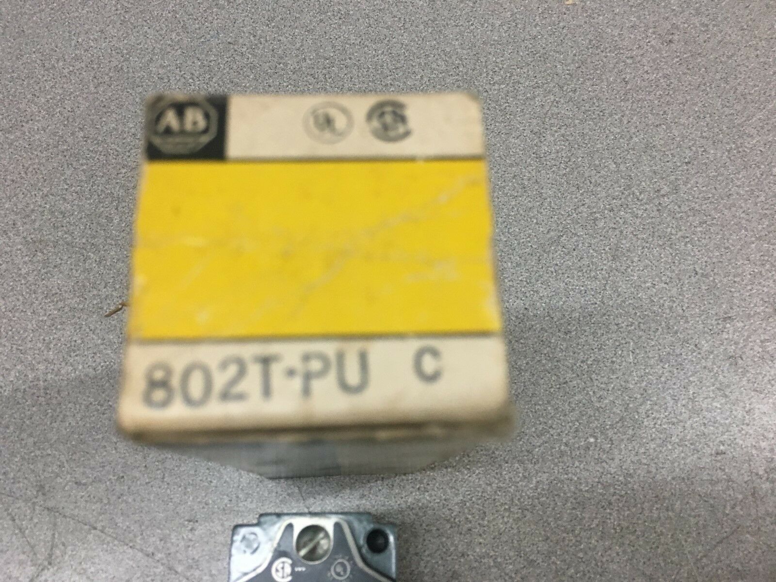 NEW IN BOX ALLEN BRADLEY LIMIT SWITCH 802T-PU SERIES C