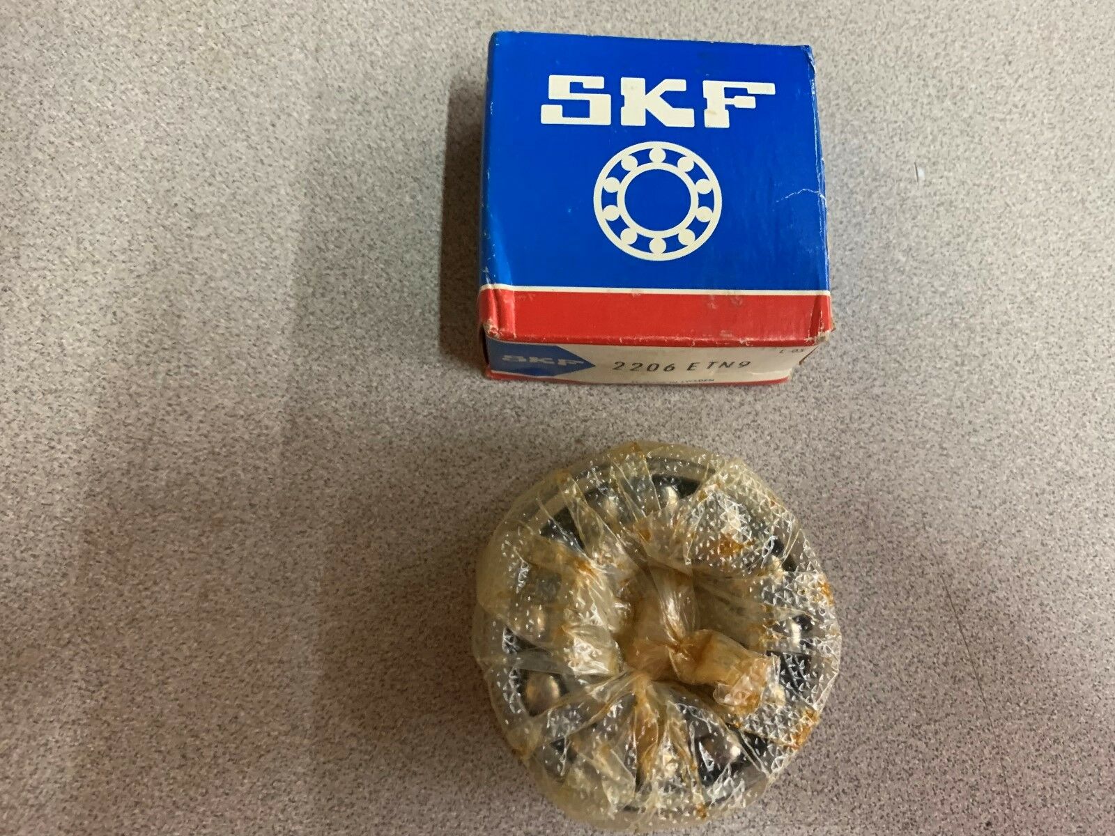 NEW IN BOX SKF BEARING 2206 ETN9