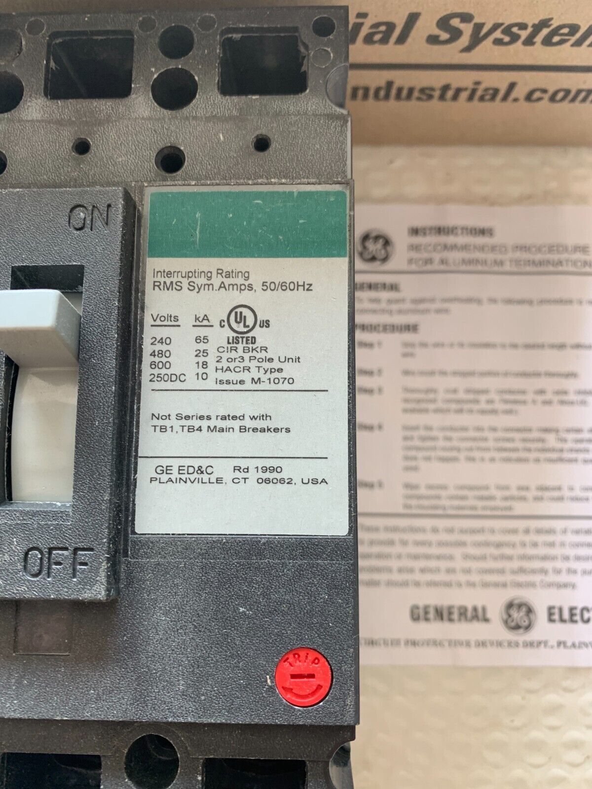 NEW IN BOX GENERAL ELECTRIC 3 POLE 40AMP THED136040 CIRCUIT BREAKER THED136040WL