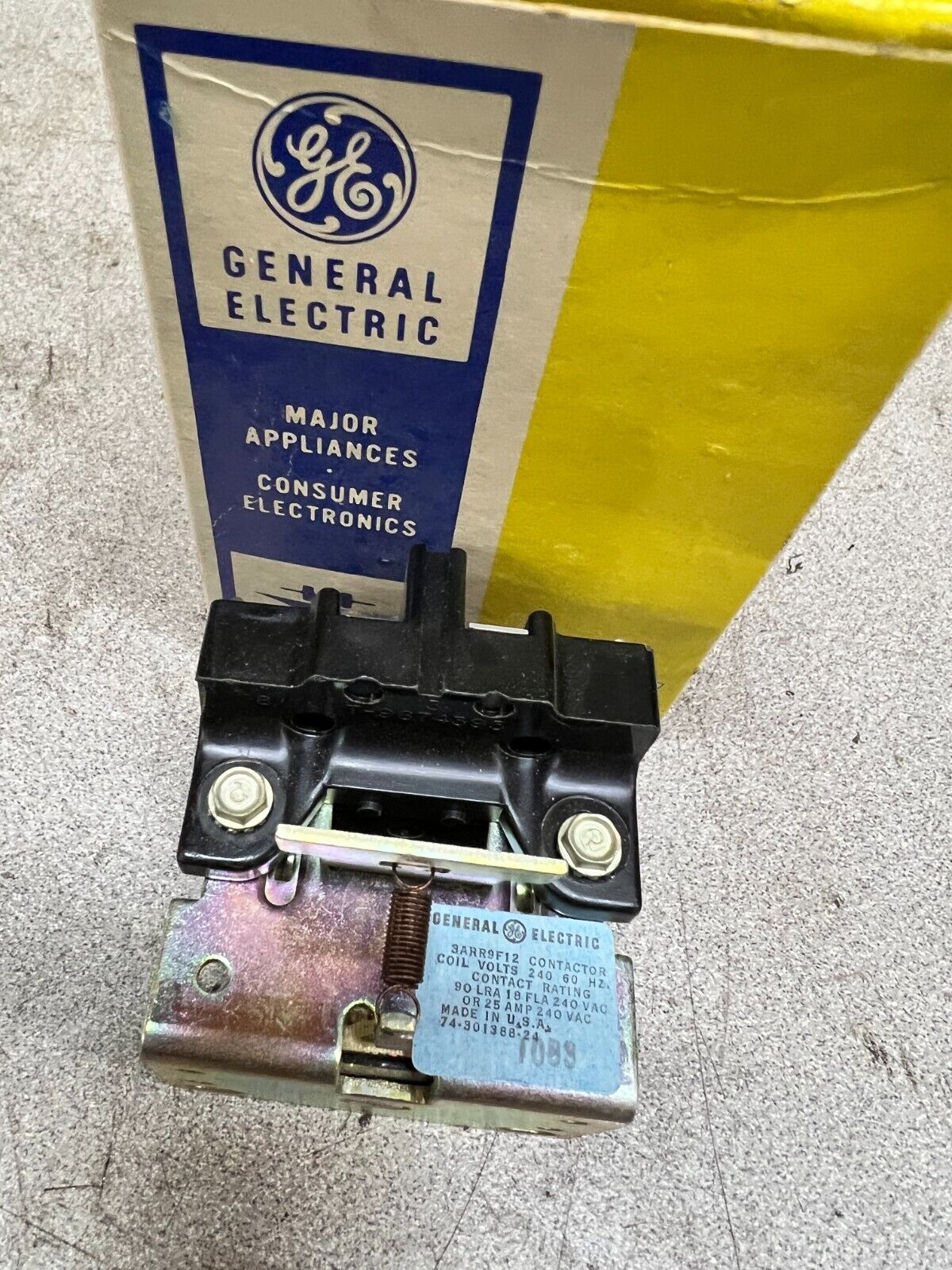 NEW IN BOX GE RELAY 3ARR9F12