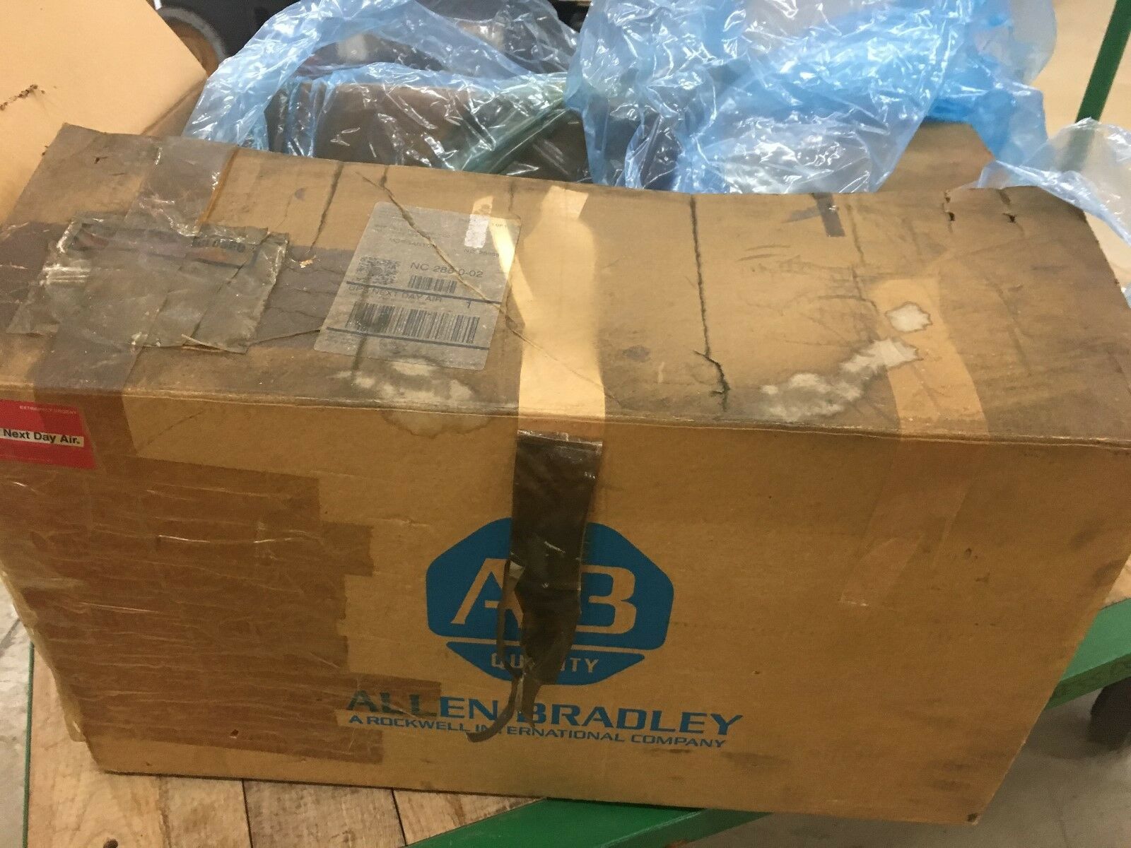 NEW IN BOX ALLEN-BRADLEY 25HP DC DRIVE 1395-A70-C2-P11 SERIES B