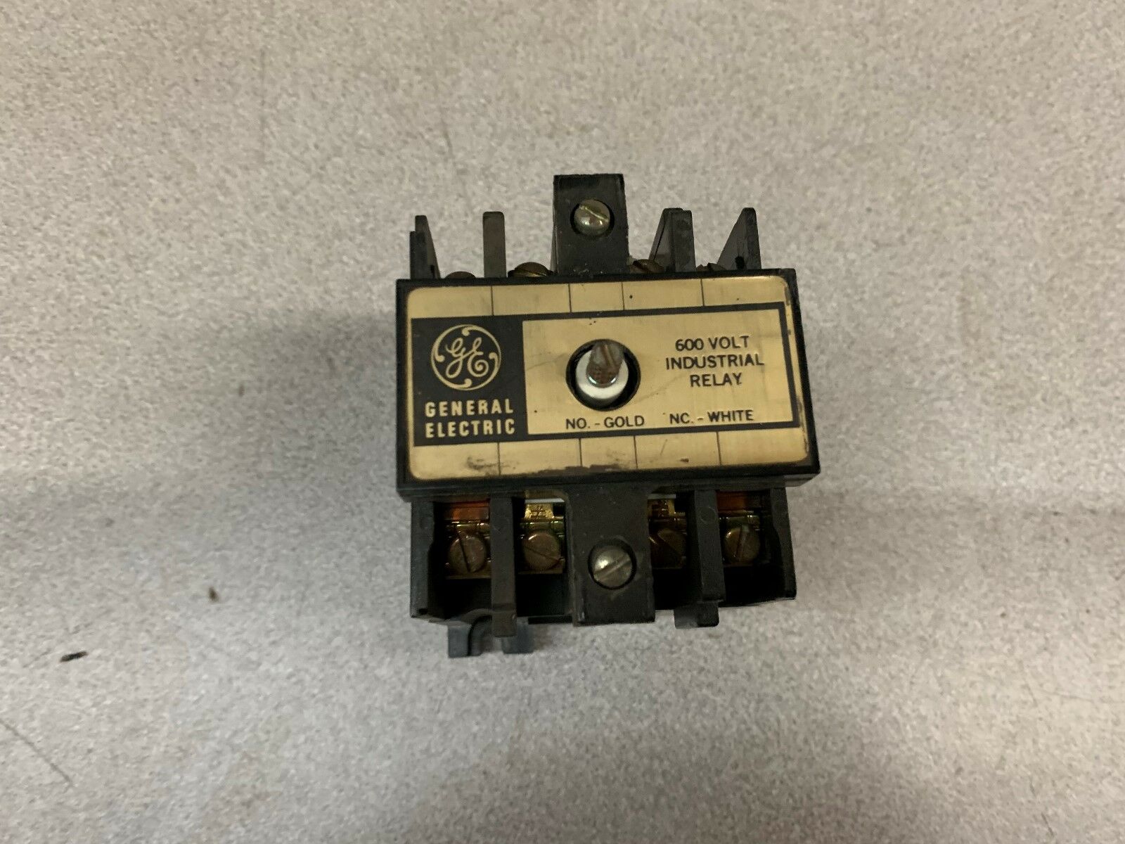 NEW NO BOX GE RELAY CR120B022 SERIES A