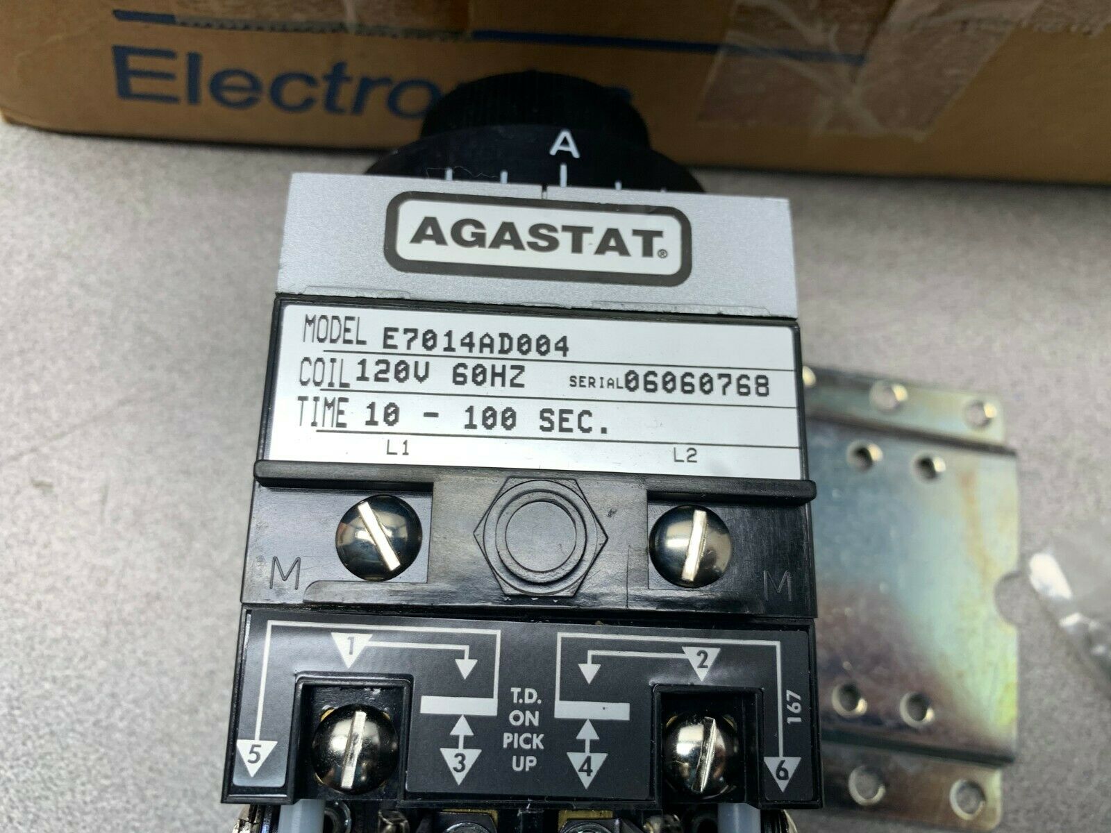 NEW IN BOX AGASTAT 120V. 10-100 SEC. TIMER E7014AD004 TYCO TIMING RELAY