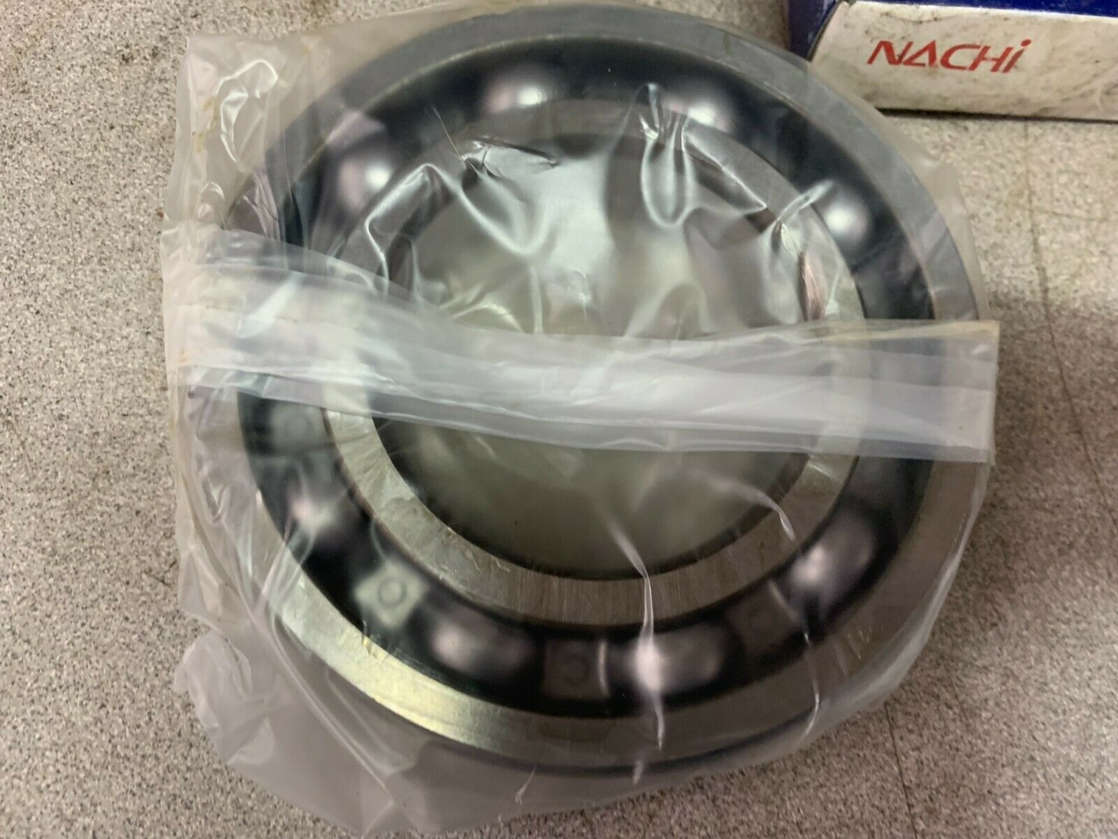 NEW IN BOX NACHI ROLLER BEARING 6213