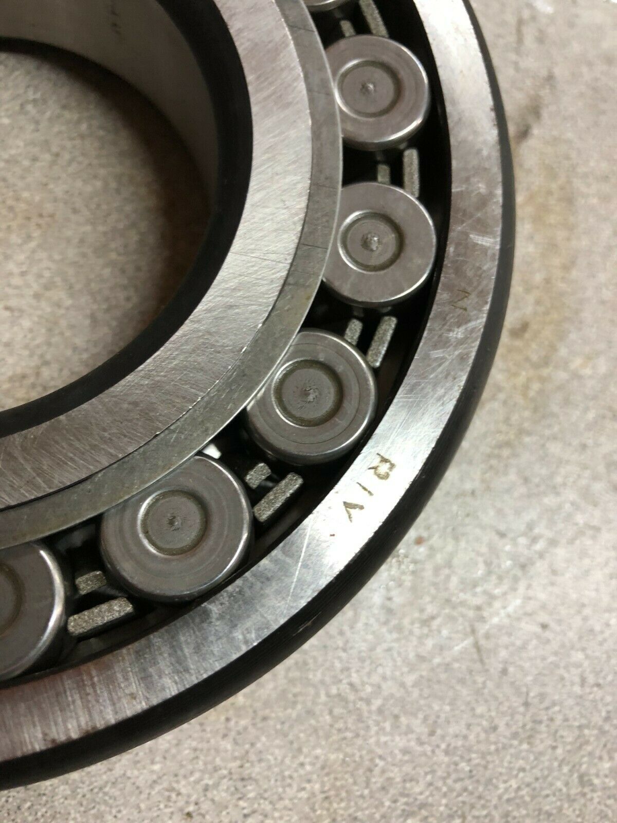 NEW IN BOX CONSOLIDATED RIV 21313 ROLLER BEARING BRS 65