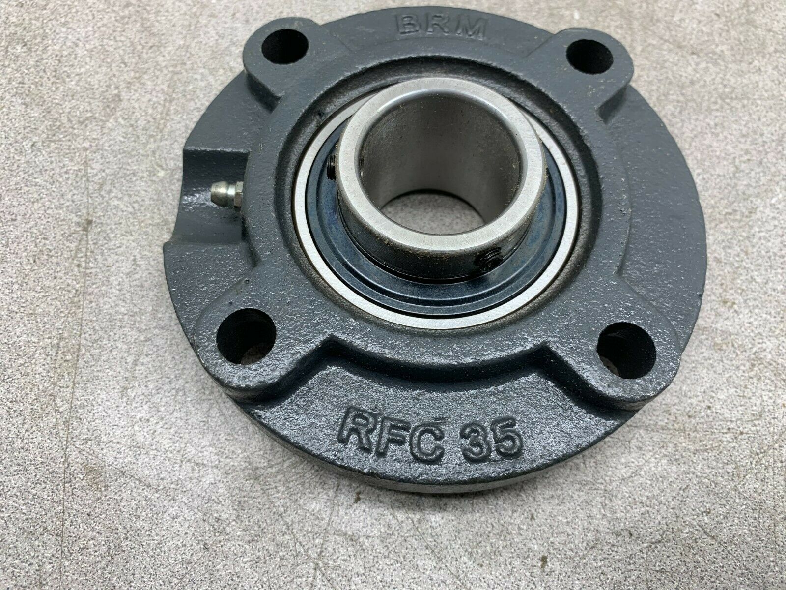 NEW RFC 35 PILOTED FLANGE BEARING SKF YAR 207-2F