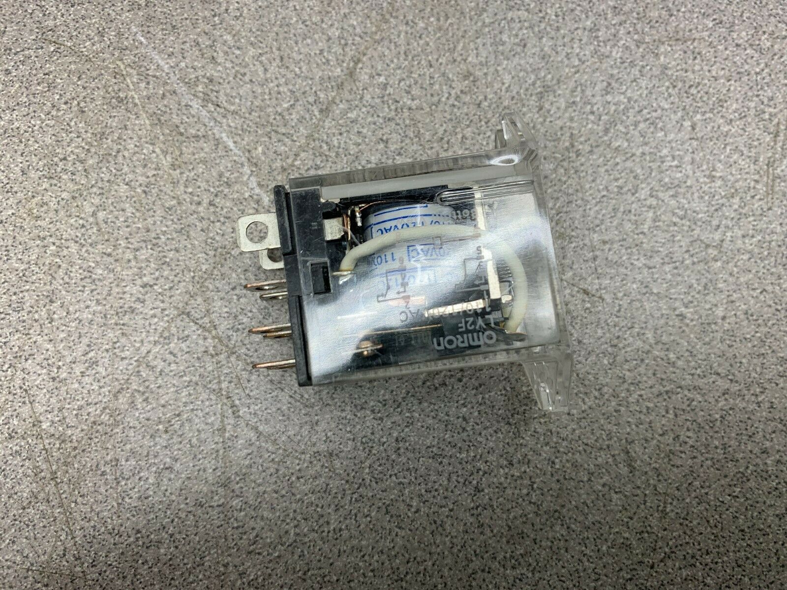 NEW NO BOX OMRON RELAY LY2F110/120VAC