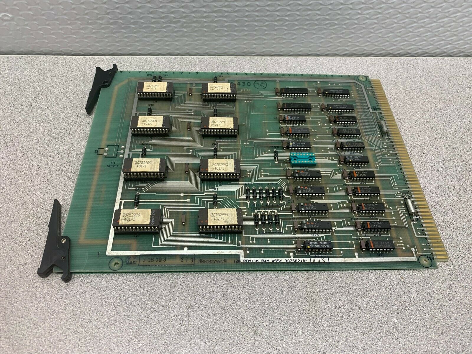 USED HONEYWELL MEMORY CIRCUIT BOARD 30750218-008