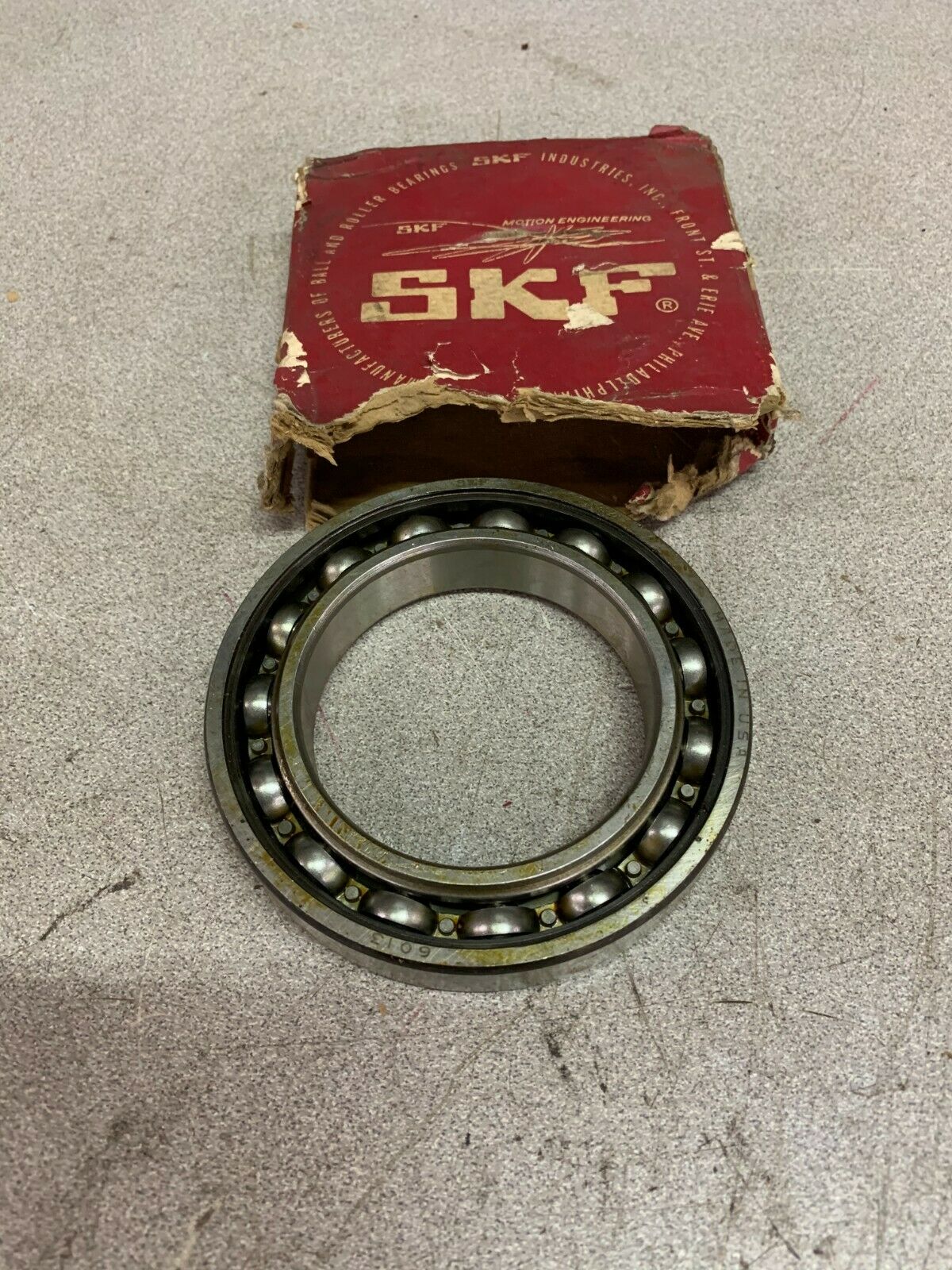 NEW SKR ROLLER BALL BEARING 6013