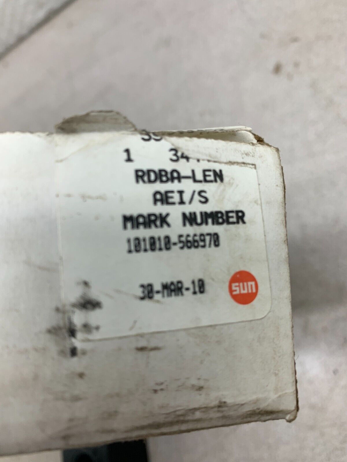 NEW IN BOX SUN HYDRAULICS HYDRAULIC RELIEF VALVE RDBA-LEN WITH MANIFOLD AEI/S