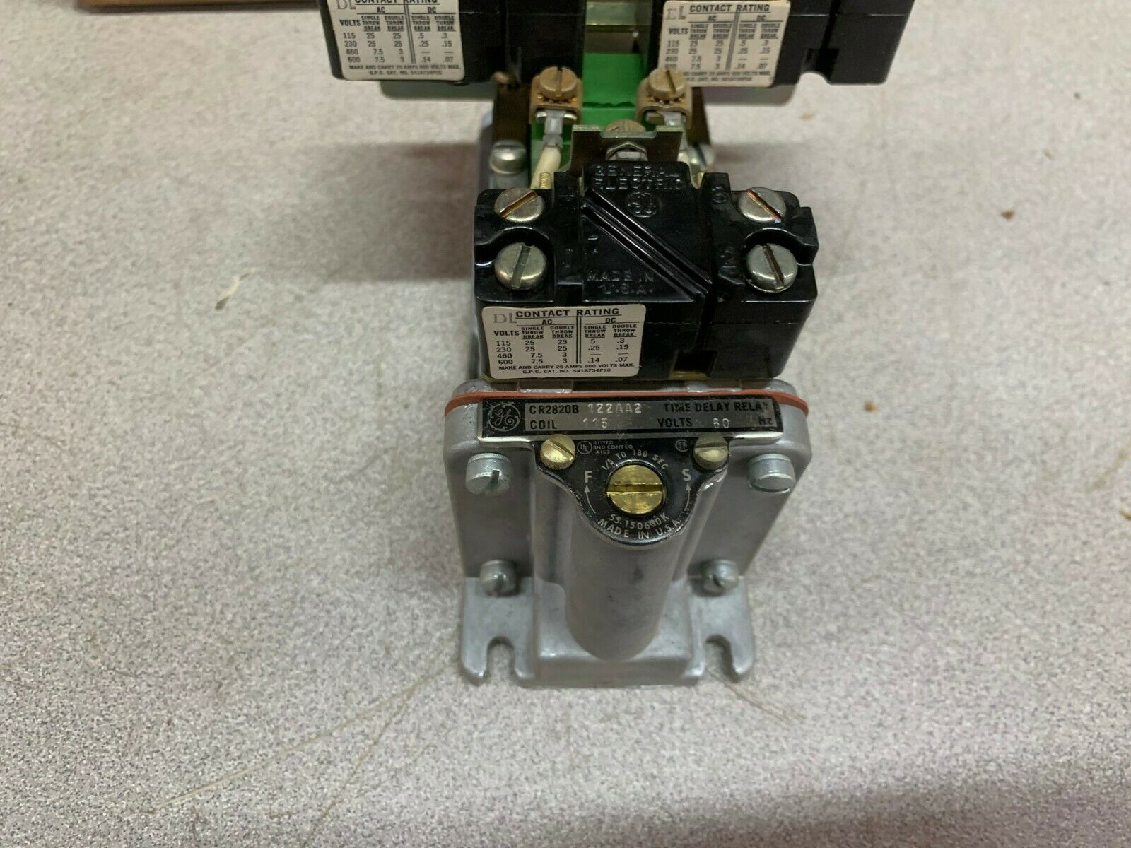 NEW IN BOX GENERAL ELECTRIC PNEUMATIC TIME DELAY RELAY CR2820B122AA2