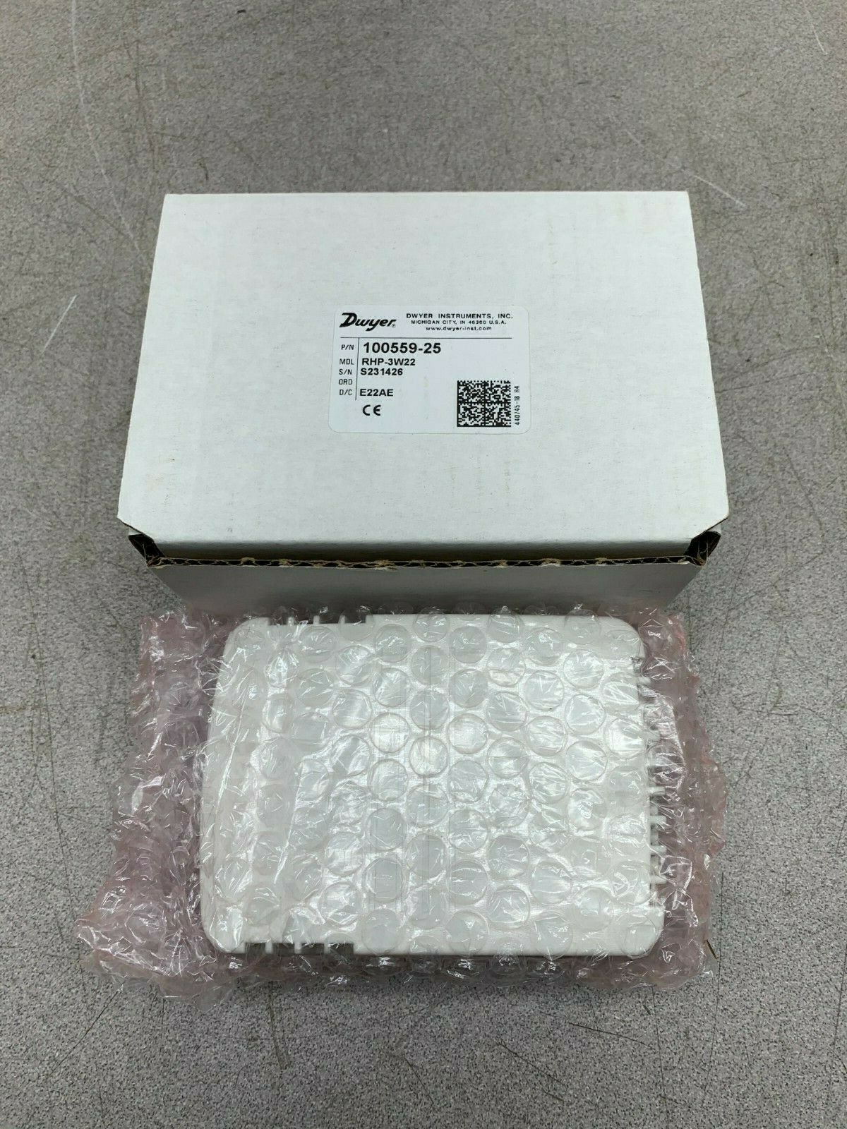 NEW IN BOX DWYER 100559-25 REDUCER RHP-3W22