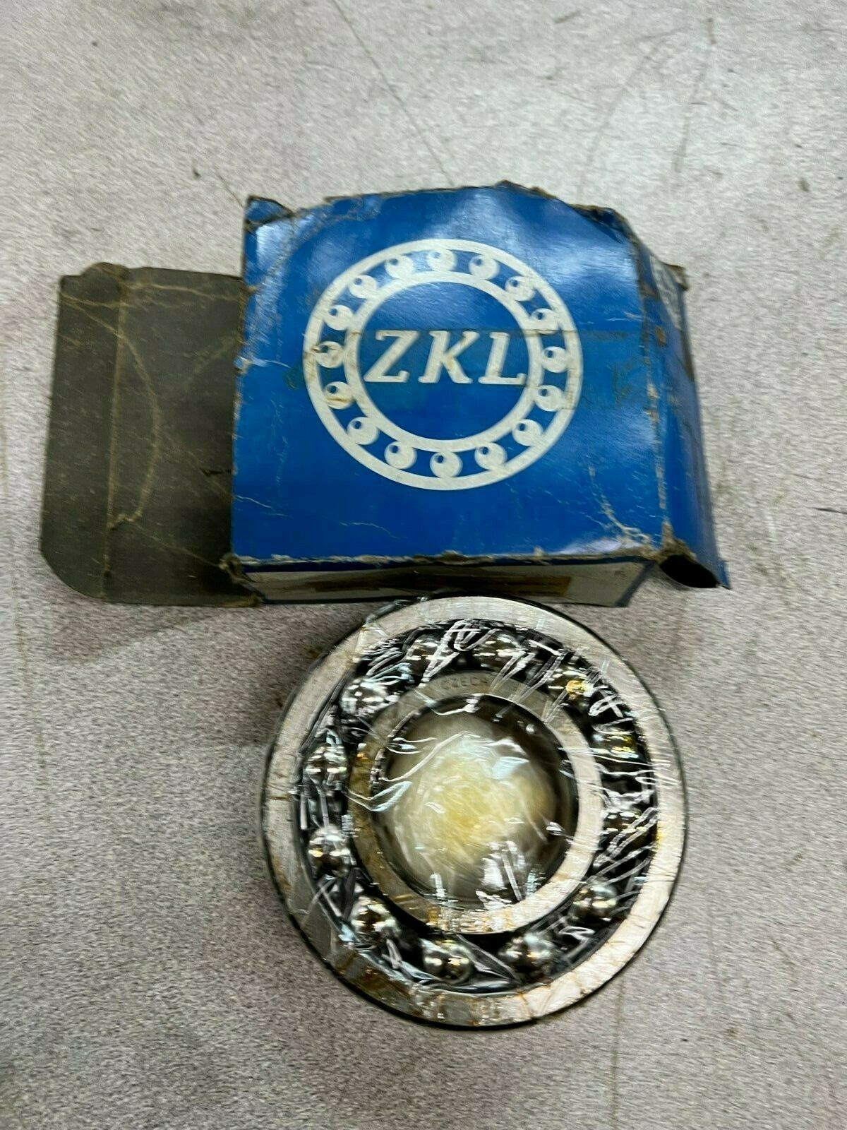 NEW IN BOX ZKL ROLLER BEARING 2308