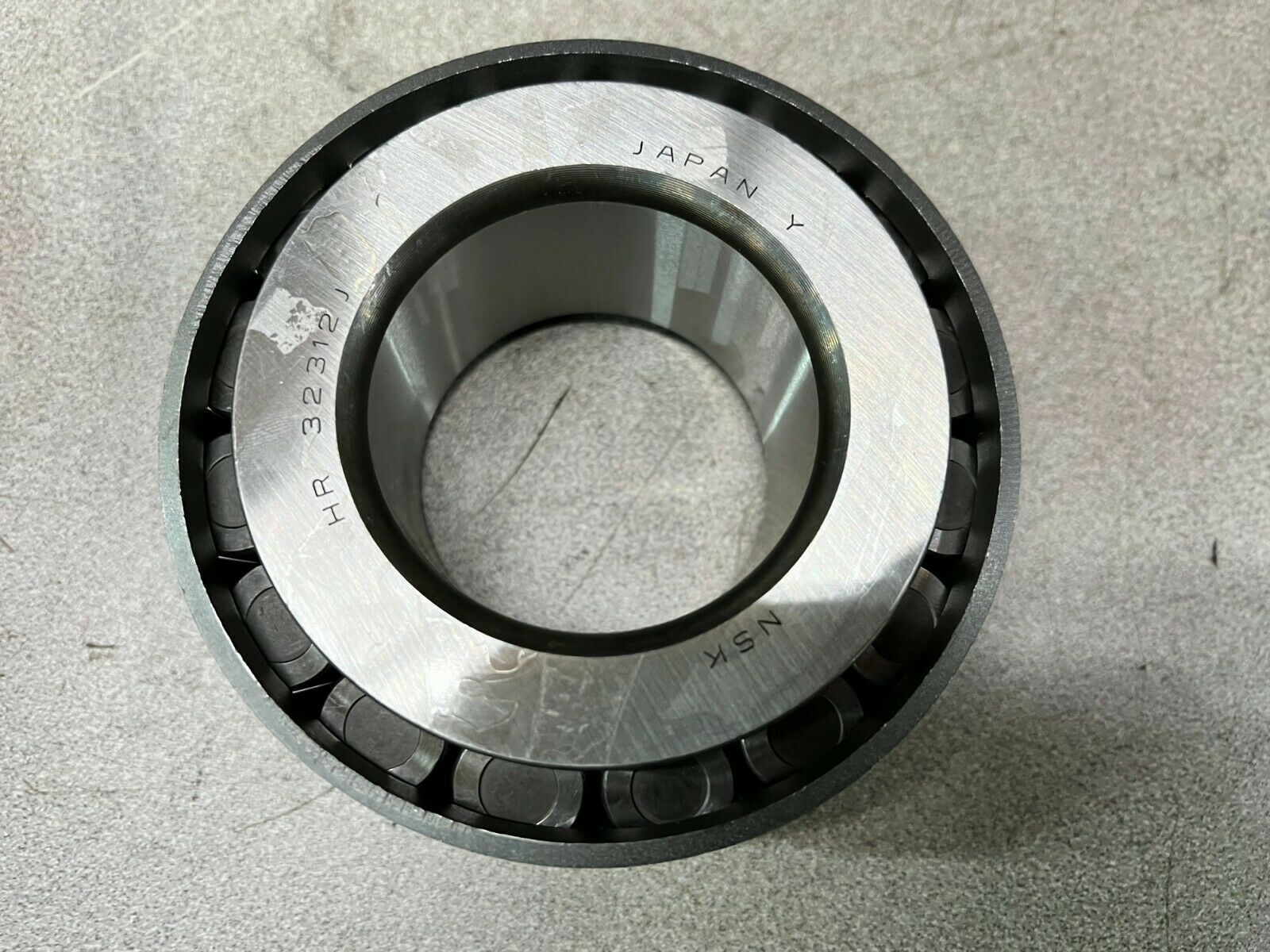 NEW IN BOX NSK HR32312J ROLLER BEARING WITH RACE HR32312J