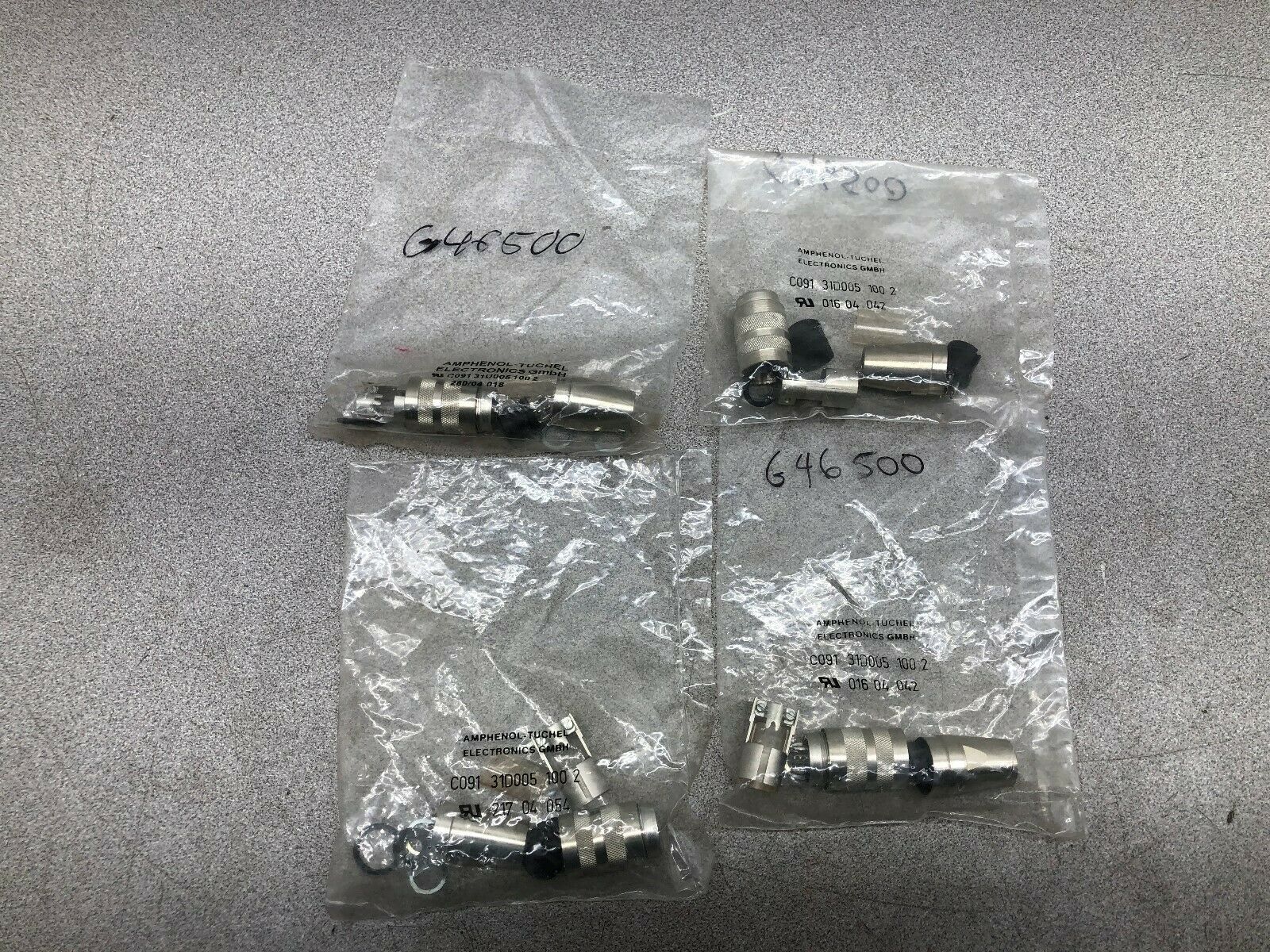 NEW IN BAG (LOT OF 4) AMPHENOL CIRCULAR DIN CONNECTOR CO91-31D005-100-2