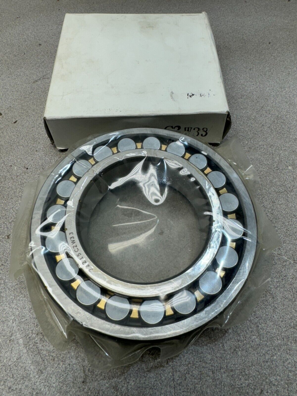 NEW 22215 C2 W33 SPHERICAL ROLLER BEARING 22215C2W33