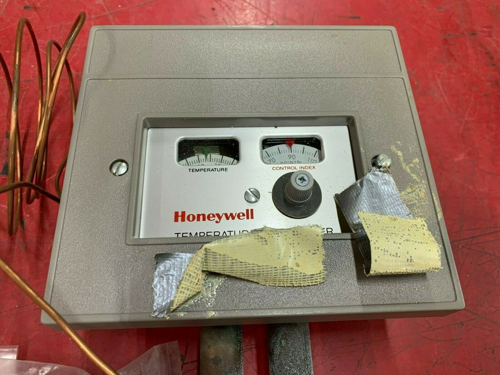 USED HONEYWELL INDICATING TEMPERATURE CONTROL SWITCH T654C 1022