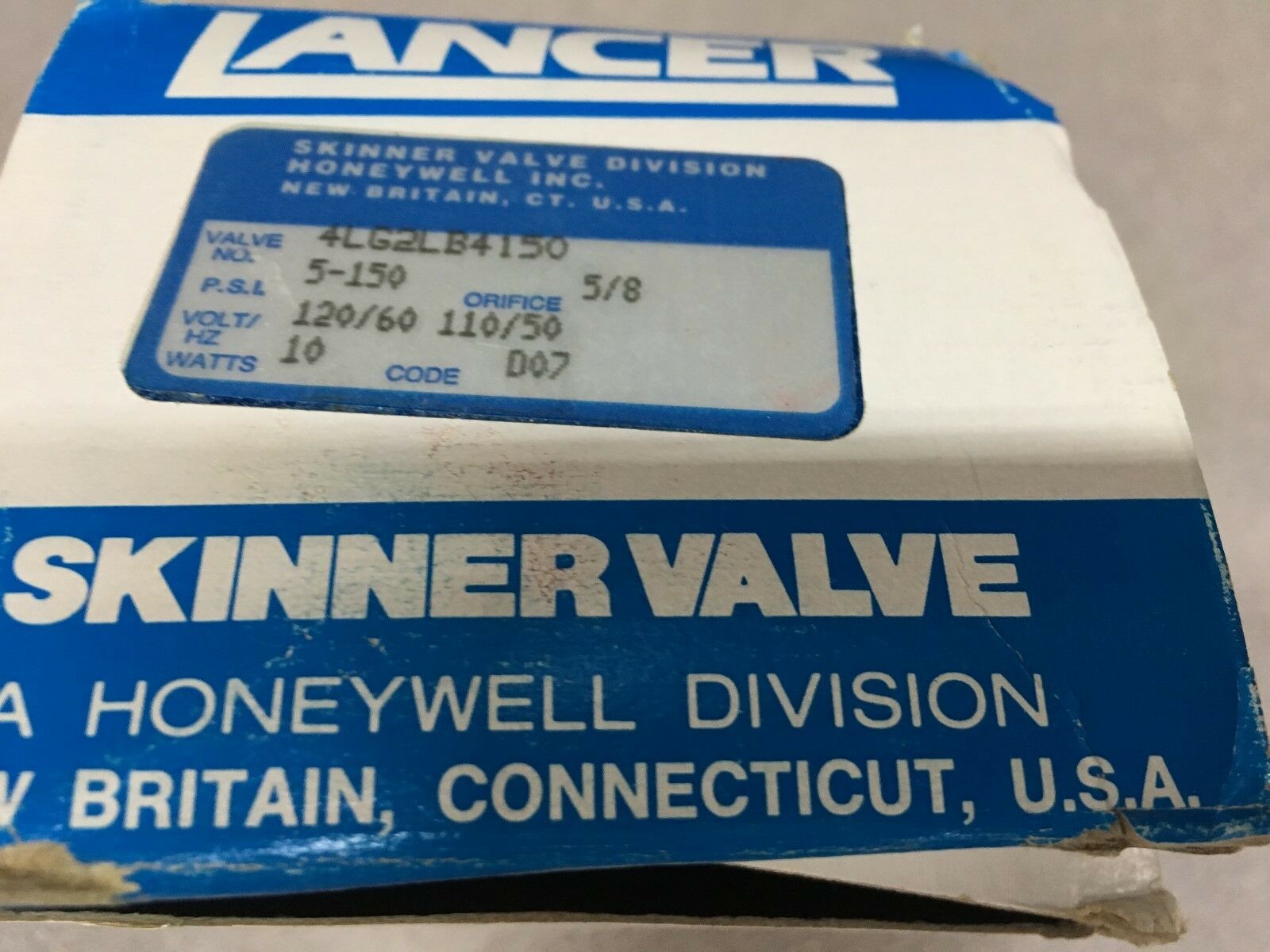 NEW IN BOX LANCER SKINNER SOLENOID VALVE 4LG2LB4150