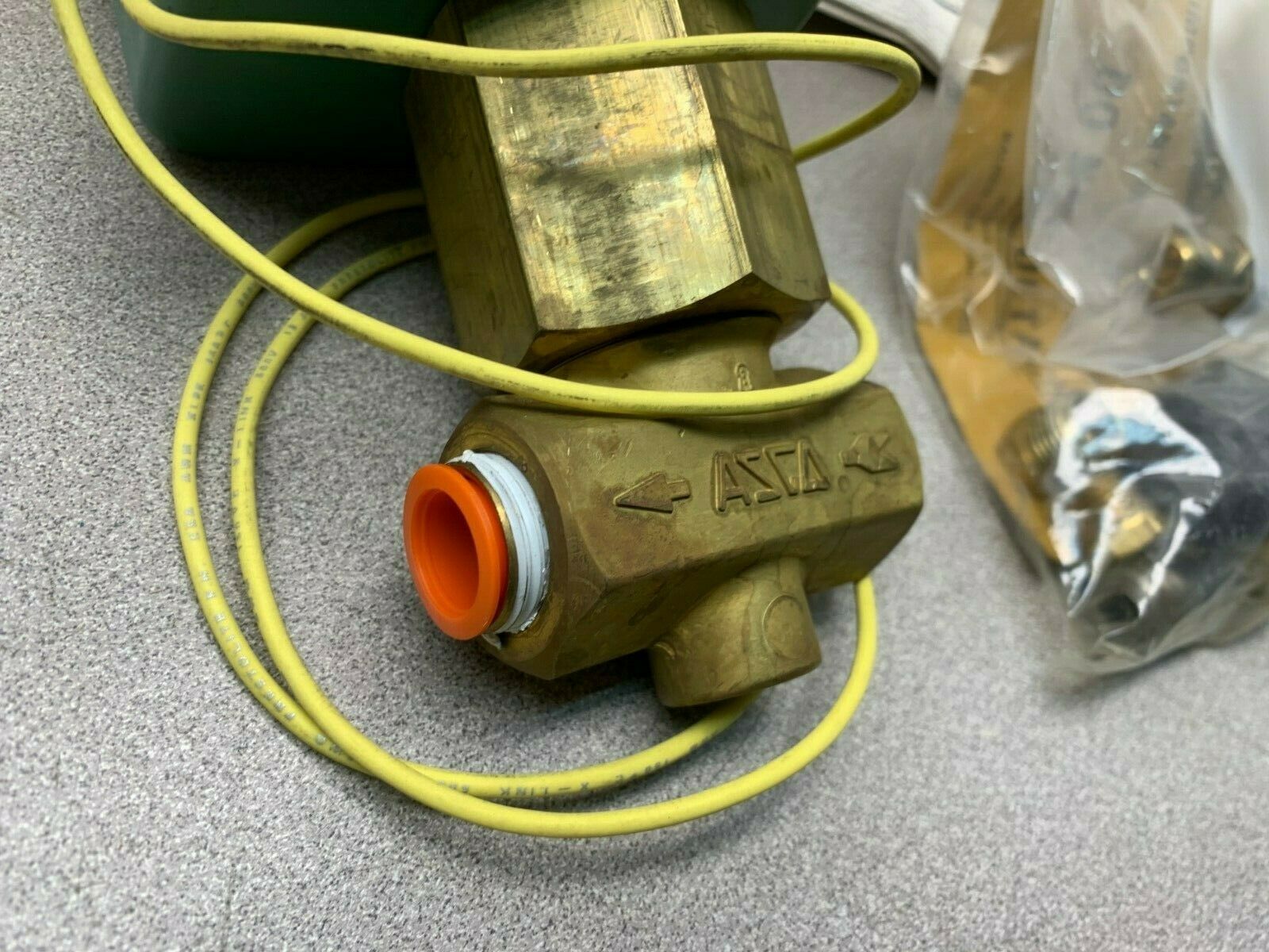 NEW ASCO RED HAS 3/8″ 250#STEAM NC SOLENOID VALVE 8271A2