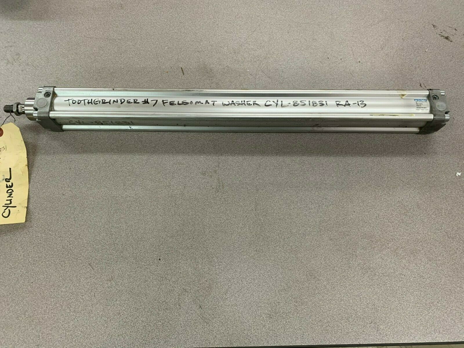 NEW NO BOX FESTO 26413472 PNEUMATIC CYLINDER DNU-40-500-PPV-A