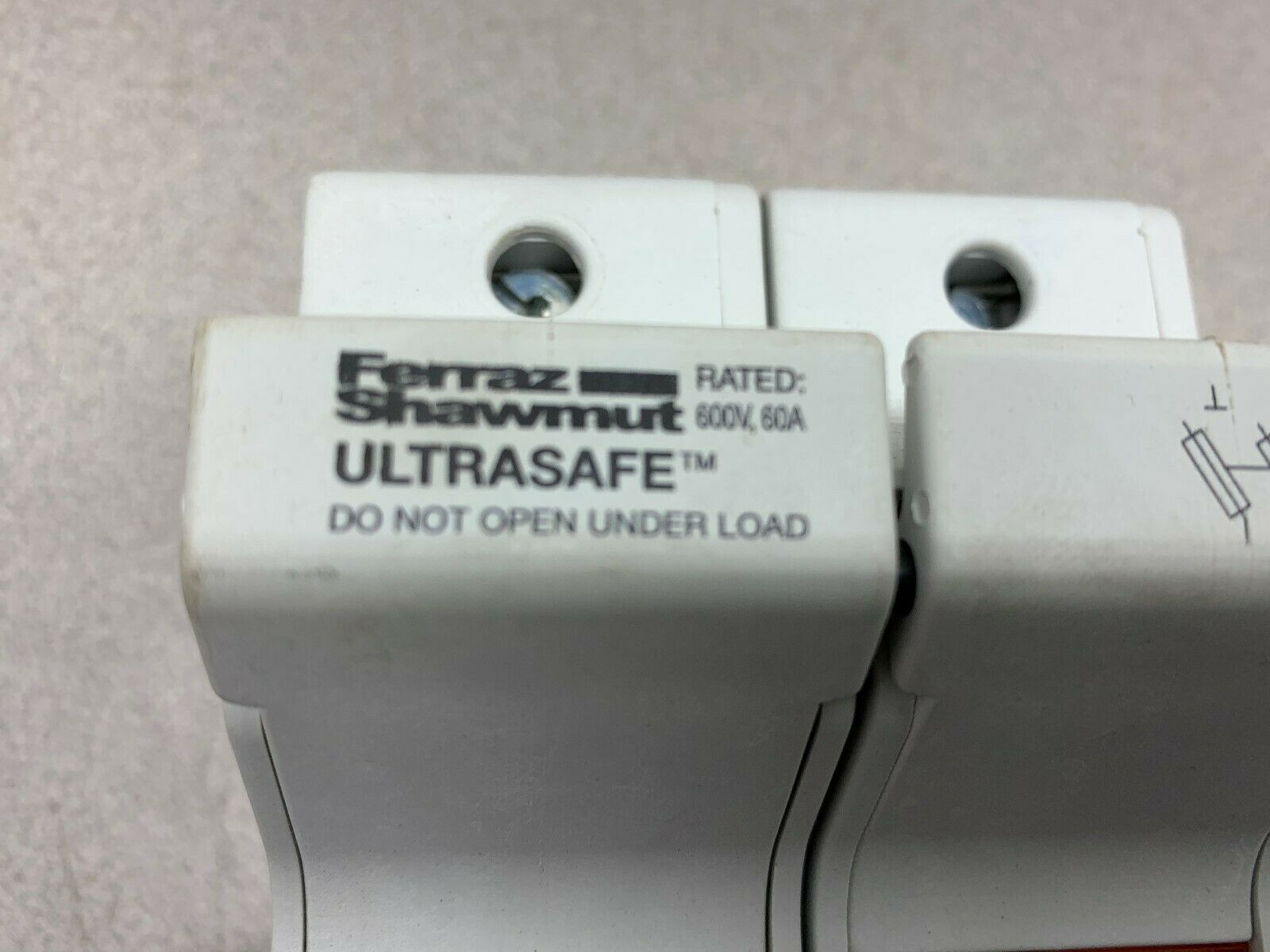 USED SHAWMUT FUSE HOLDER D223310