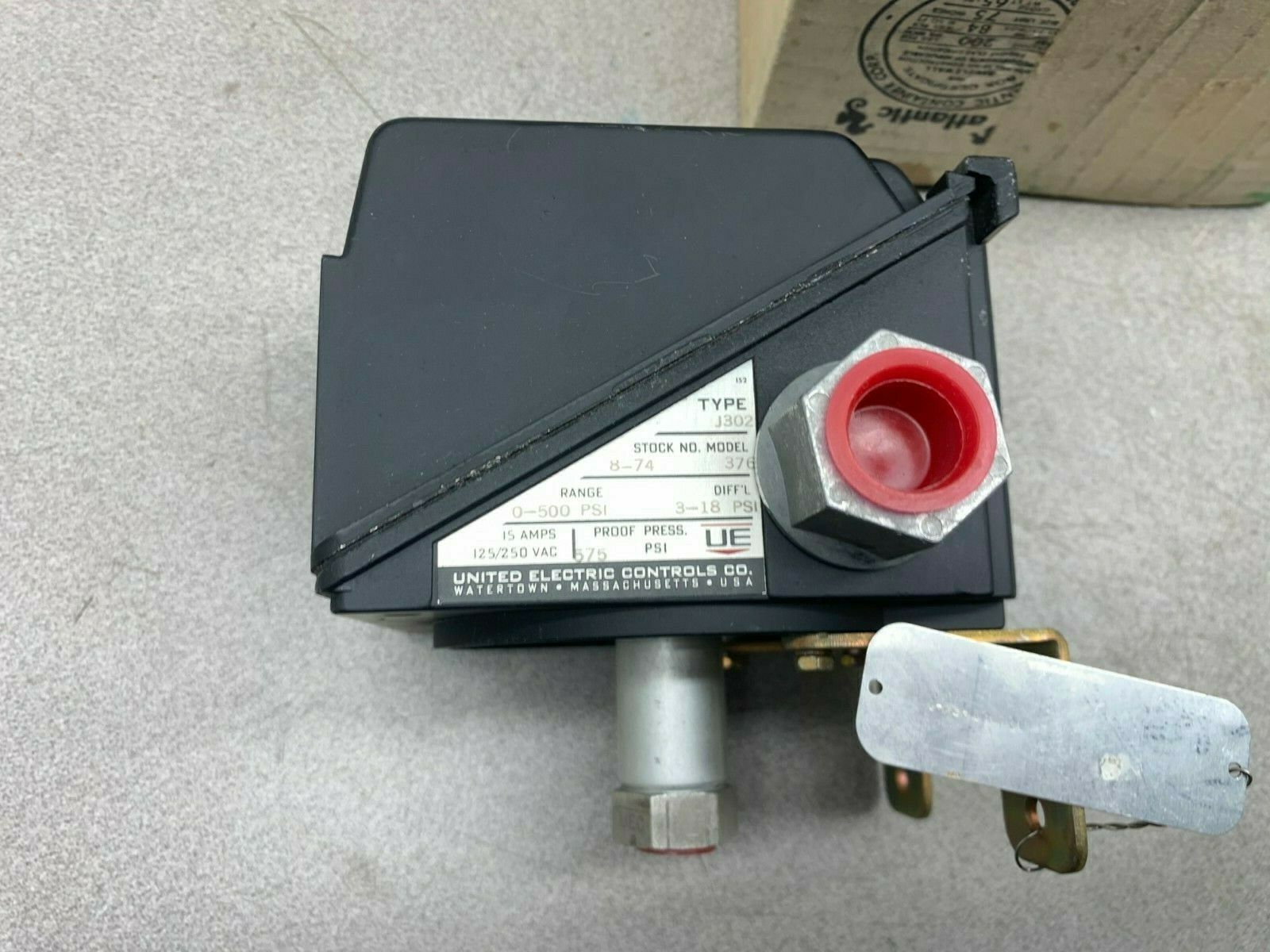 NEW IN BOX UNITED ELECTRIC PRESSURE SWITCH J302 8-74 376