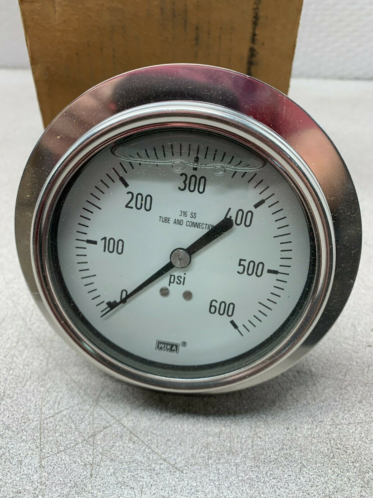 NEW IN BOX WIKA 232.54 4" LIQUID FILLED GAUGE 1/2" CONNECTION 0-600PSI 9745939