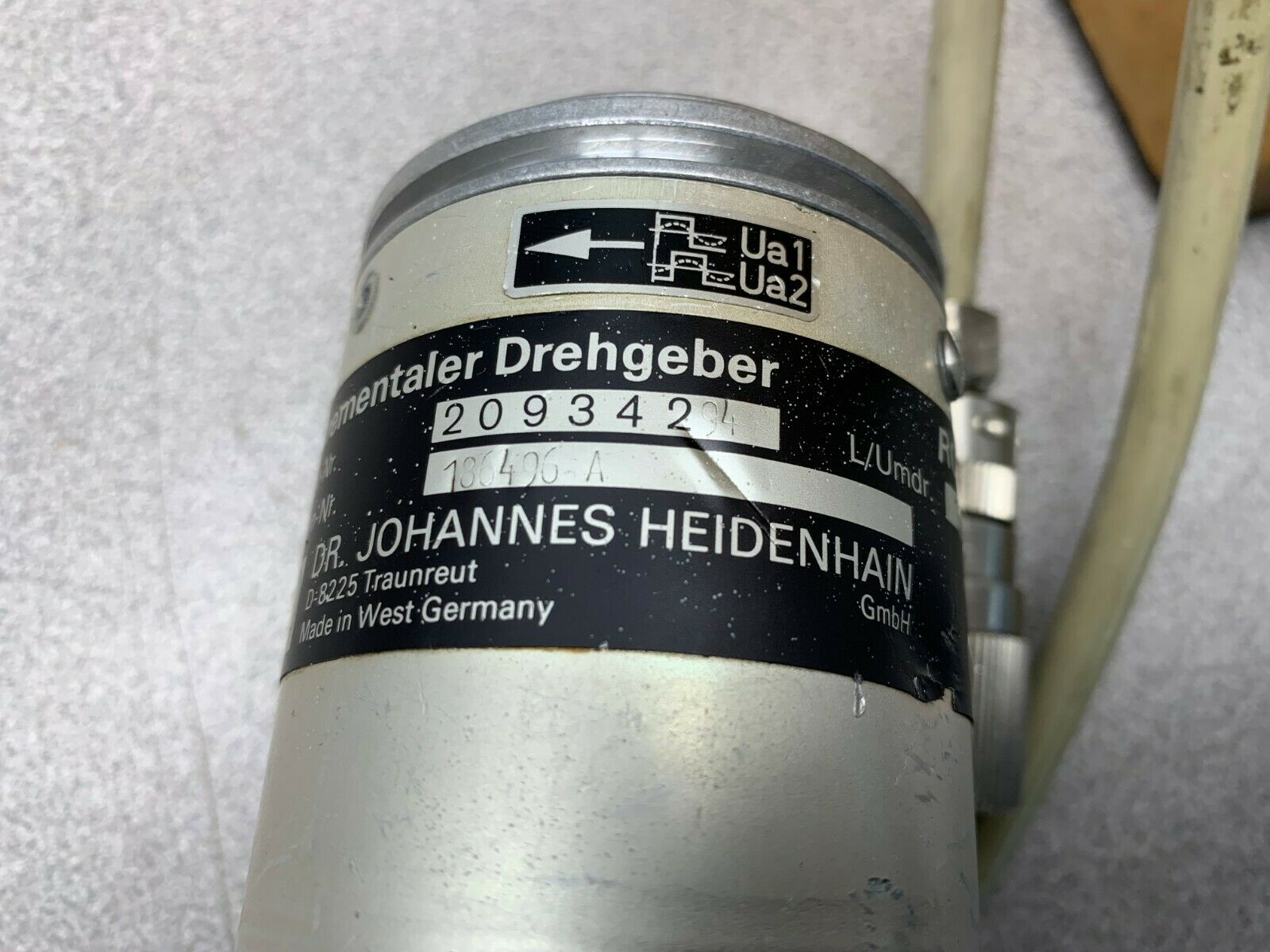 USED HEIDENHAIN ROD 426B 1250 ENCODER 20934294