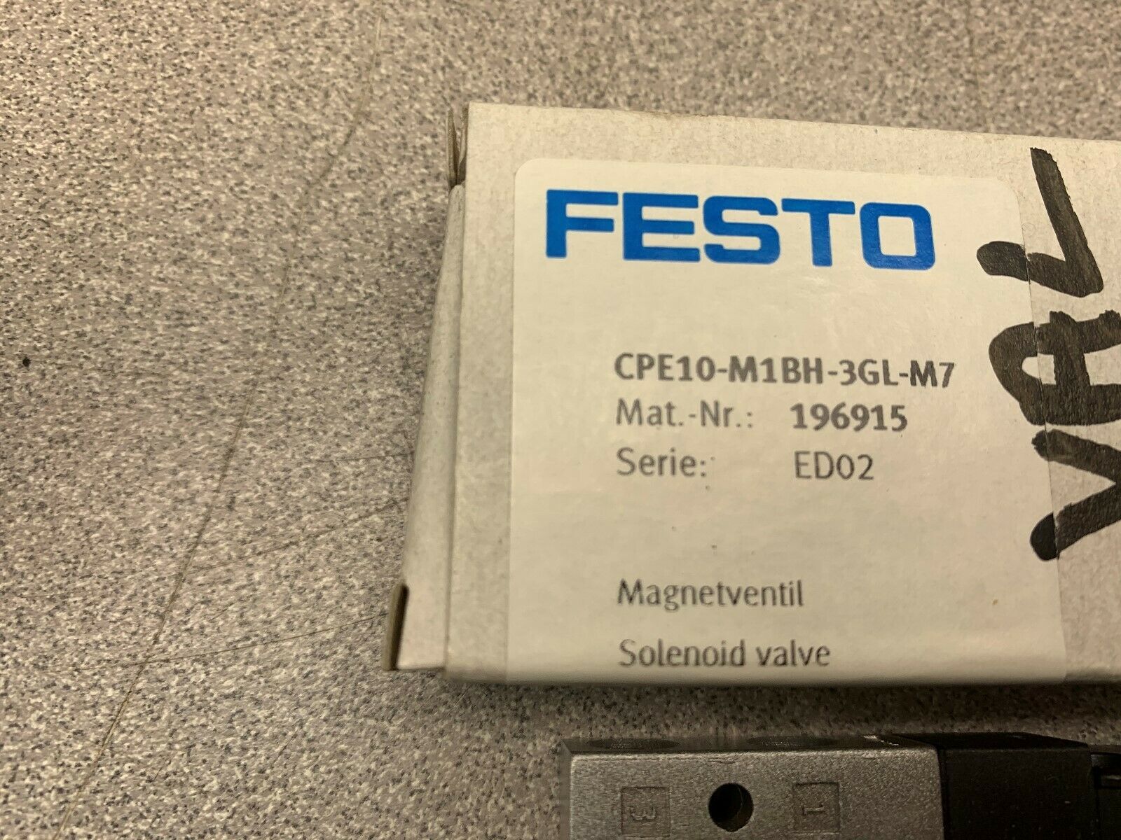 NEW IN BOX FESTO VALVE CPE10-M18H-3GL-M7