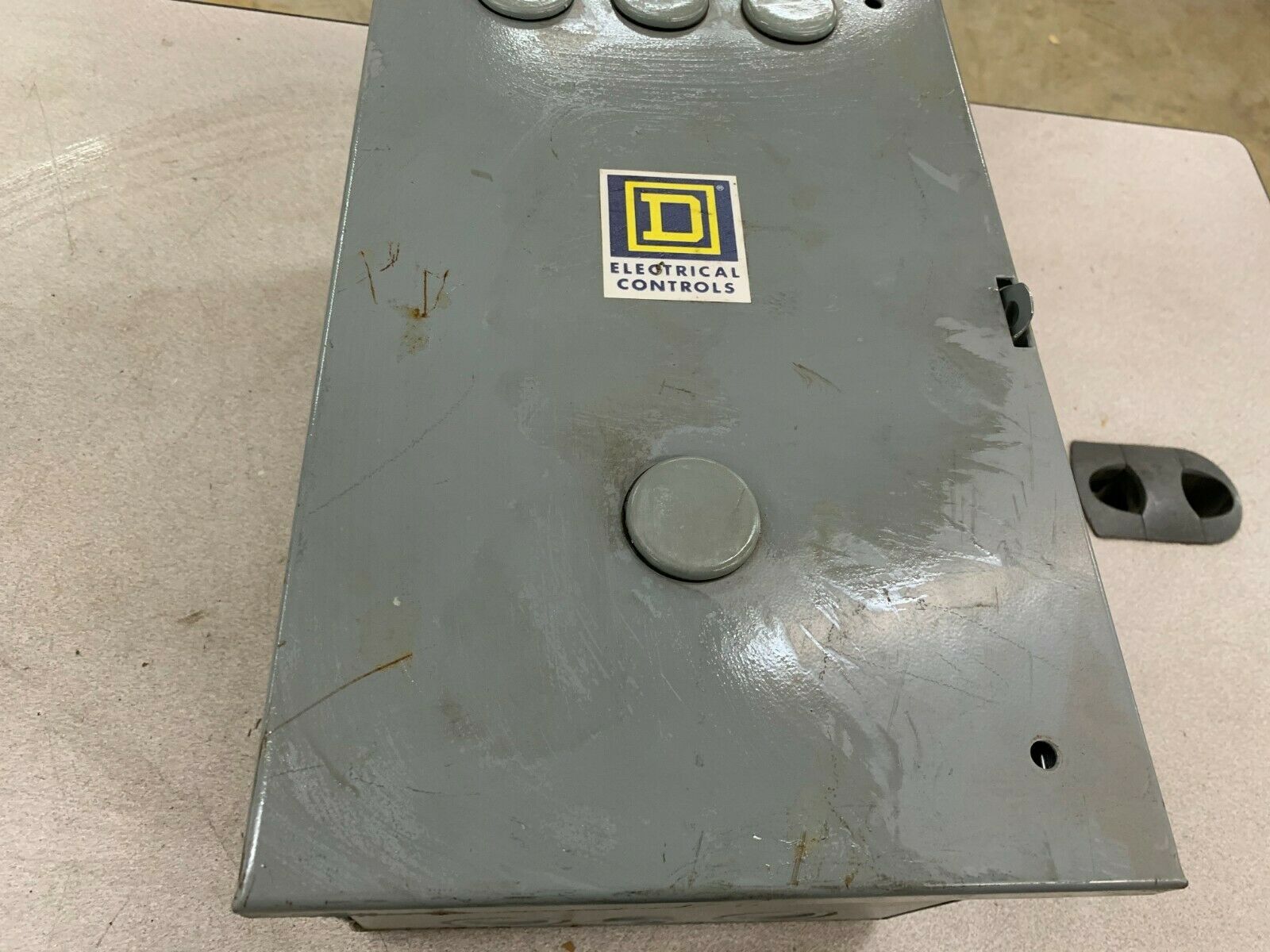 NEW NO BOX SQUARE D 8903 LH 20 LIGHTING CONTACTOR IN ENCLOSURE 8903 L0 20