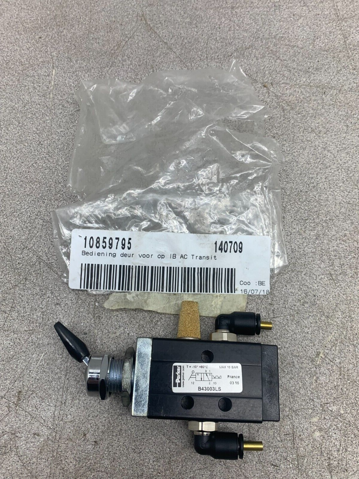 NEW NO BOX PARKER PNEUMATIC MANUAL CONTROL VALVE B43003LS