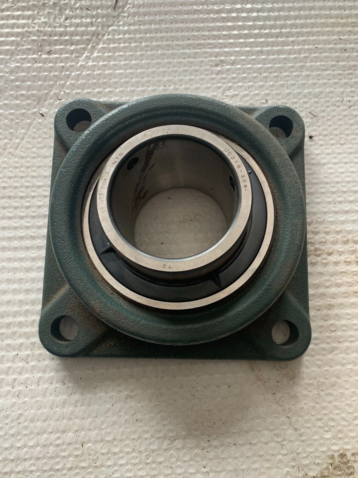 NEW NO BOX NTN F218 FLANGE BEARING 4-BOLT 90MM BORE UC218-308