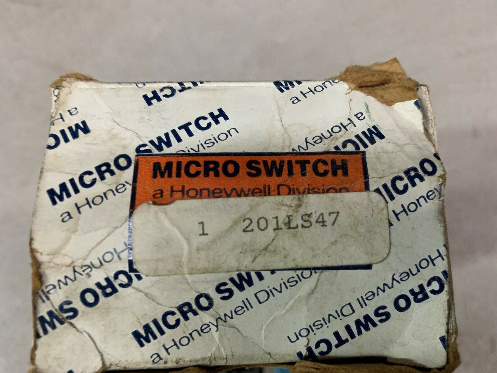 NEW IN BOX MICROSWITCH LIMIT SWITCH 201LS47